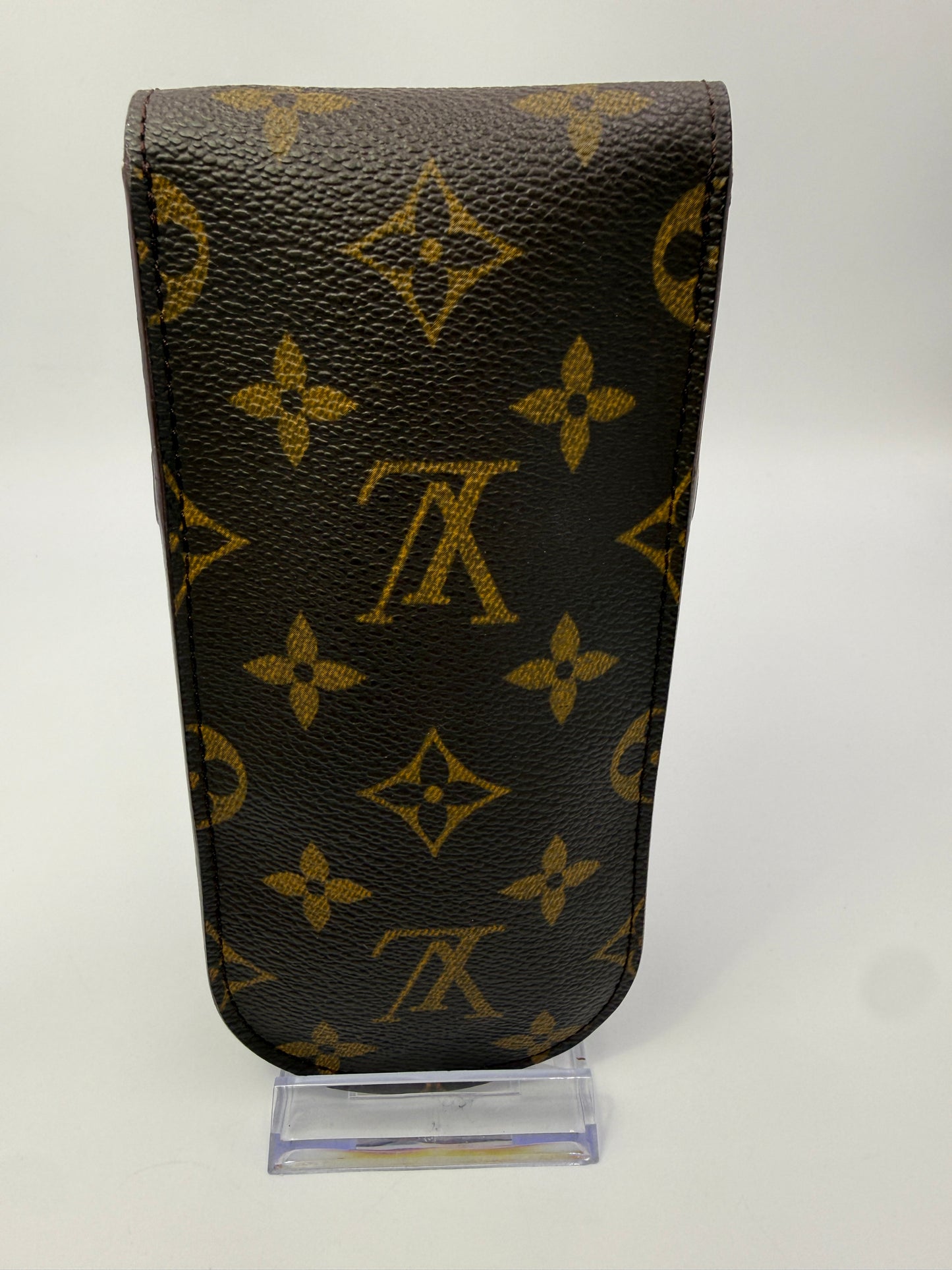 Louis Vuitton Monogram Coated Canvas Glasses Case Flap Closure MI0917