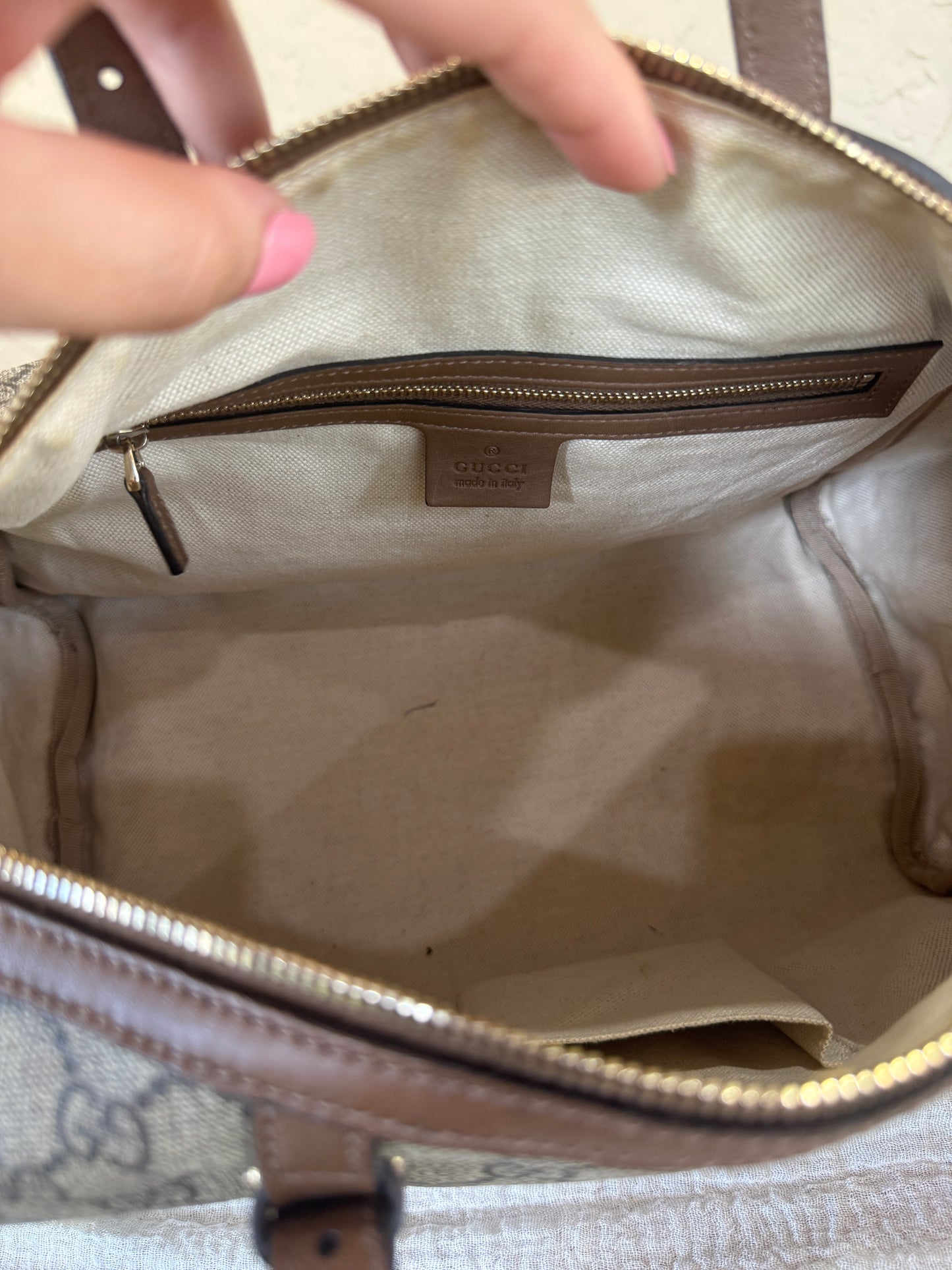 Gucci GG Supreme Canvas Boston Bag 33 cm With Unbranded Guitar Strap