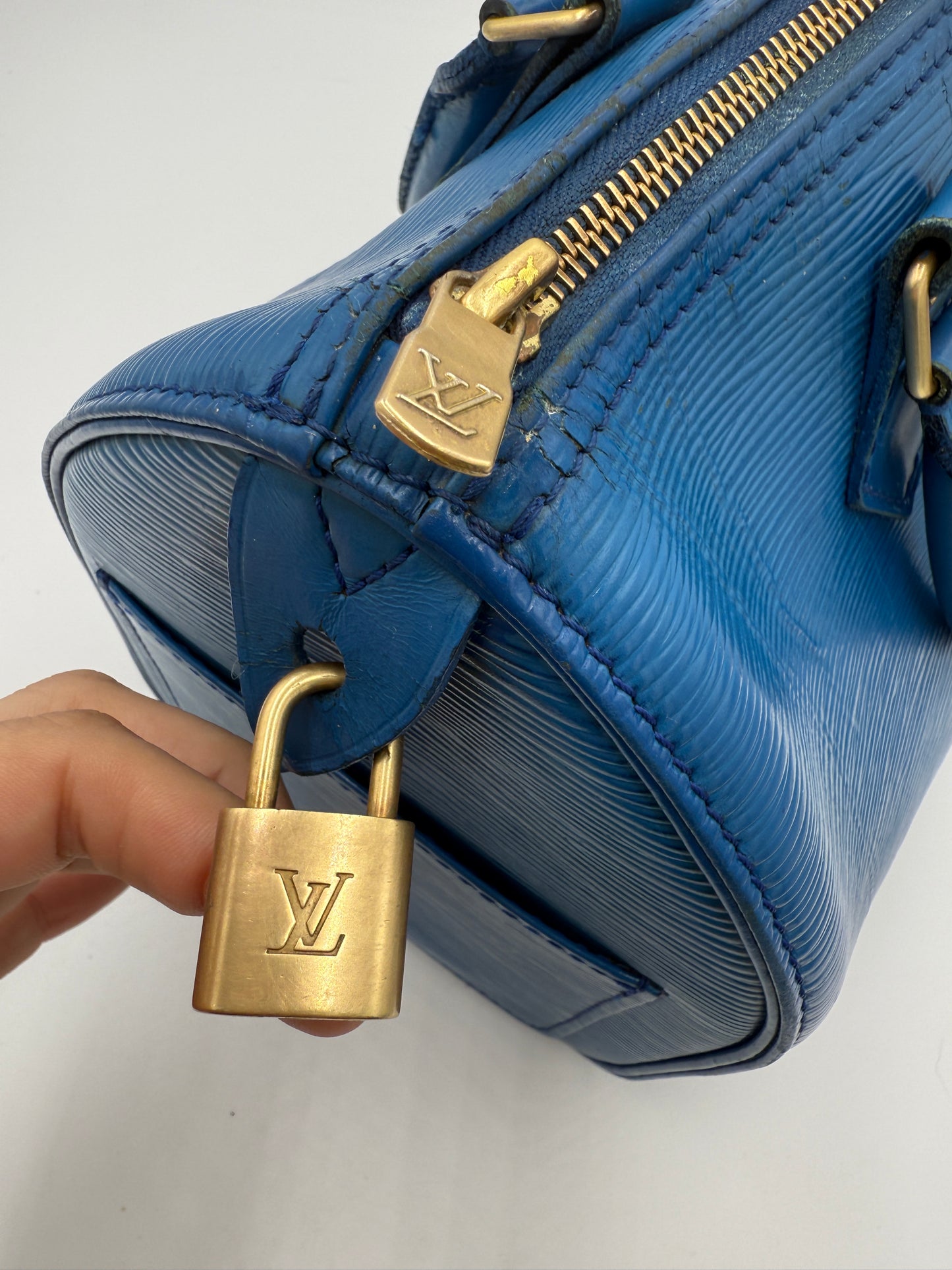 Louis Vuitton Speedy 25 Blue Epi Leather VI0973