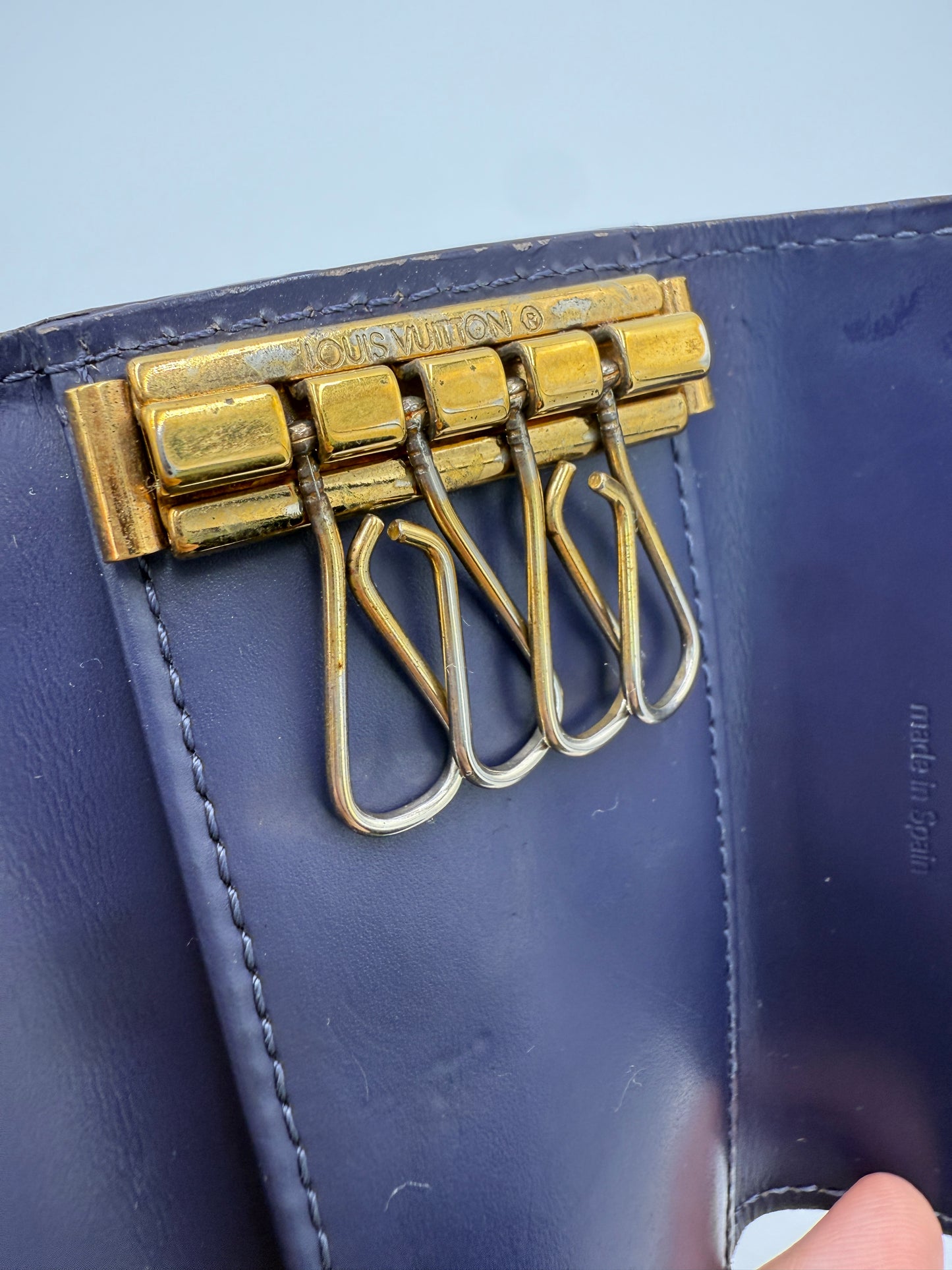 Louis Vuitton Vernis Purple Blue Key Holder CA1024