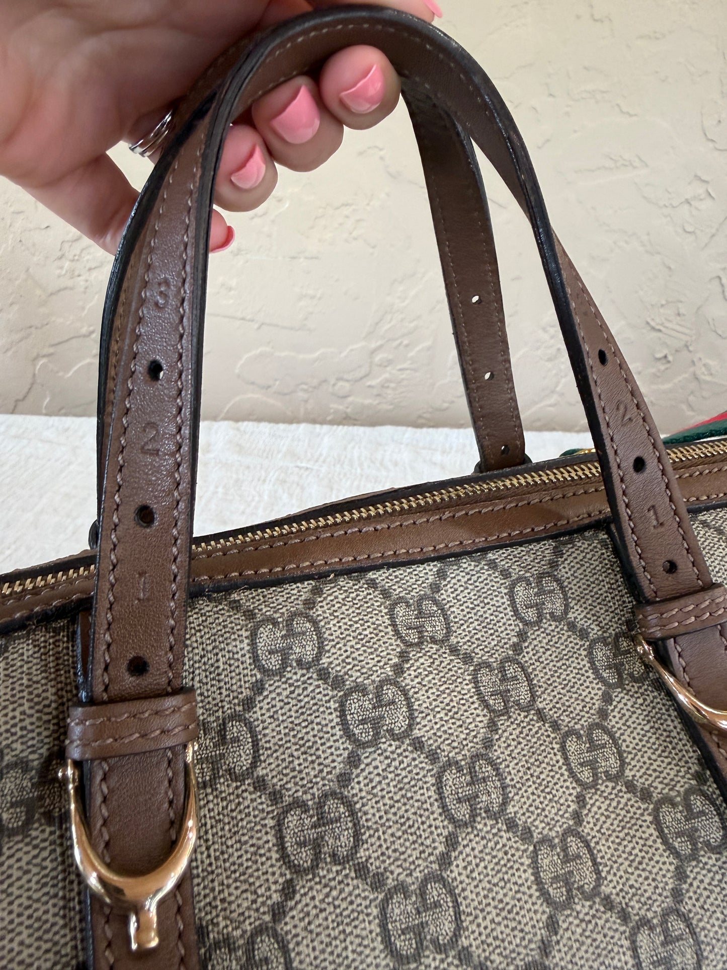 Gucci GG Supreme Canvas Boston Bag 33 cm With Unbranded Guitar Strap
