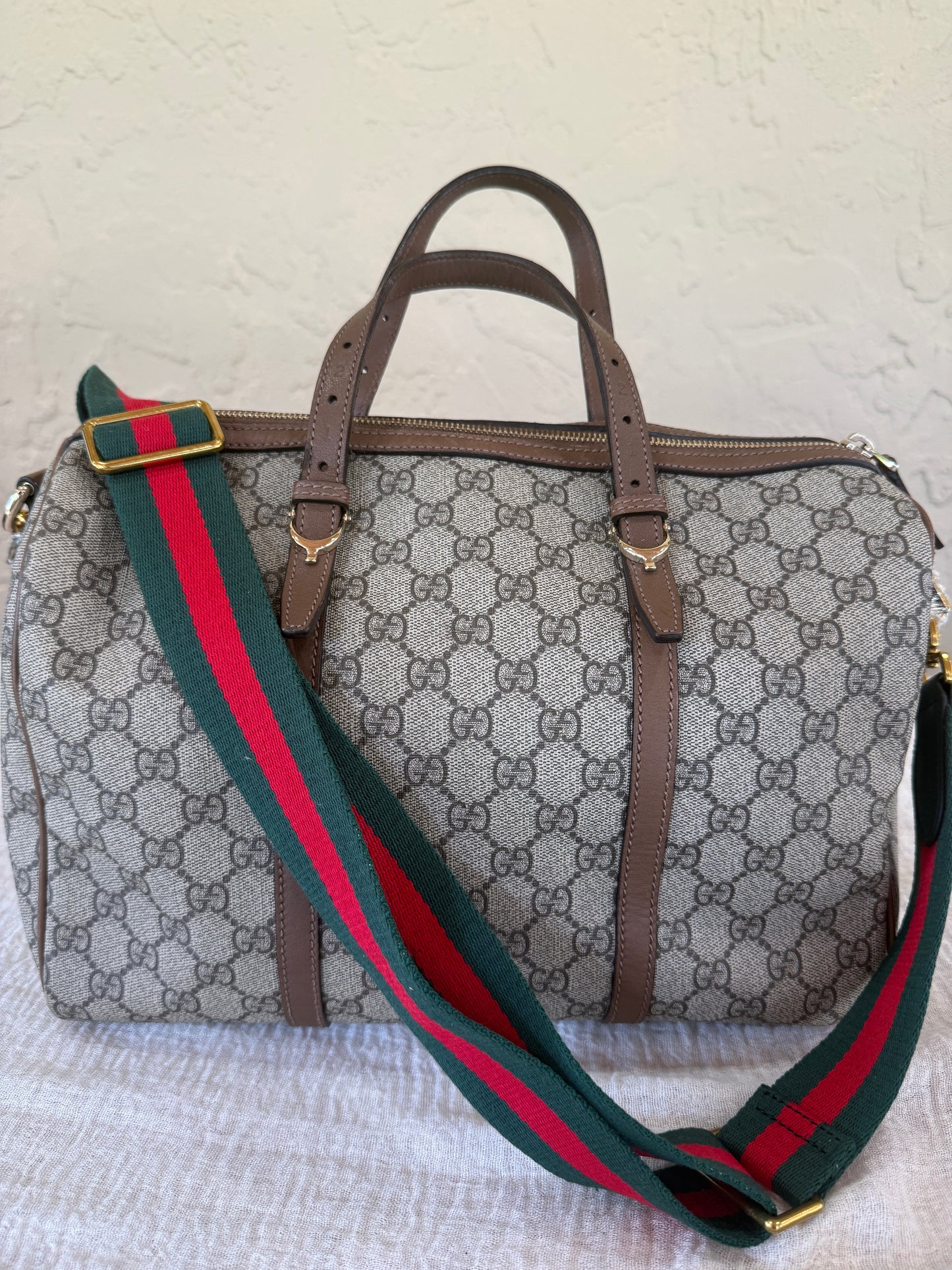Gucci GG Supreme Canvas Boston Bag 33 cm With Unbranded Guitar Strap
