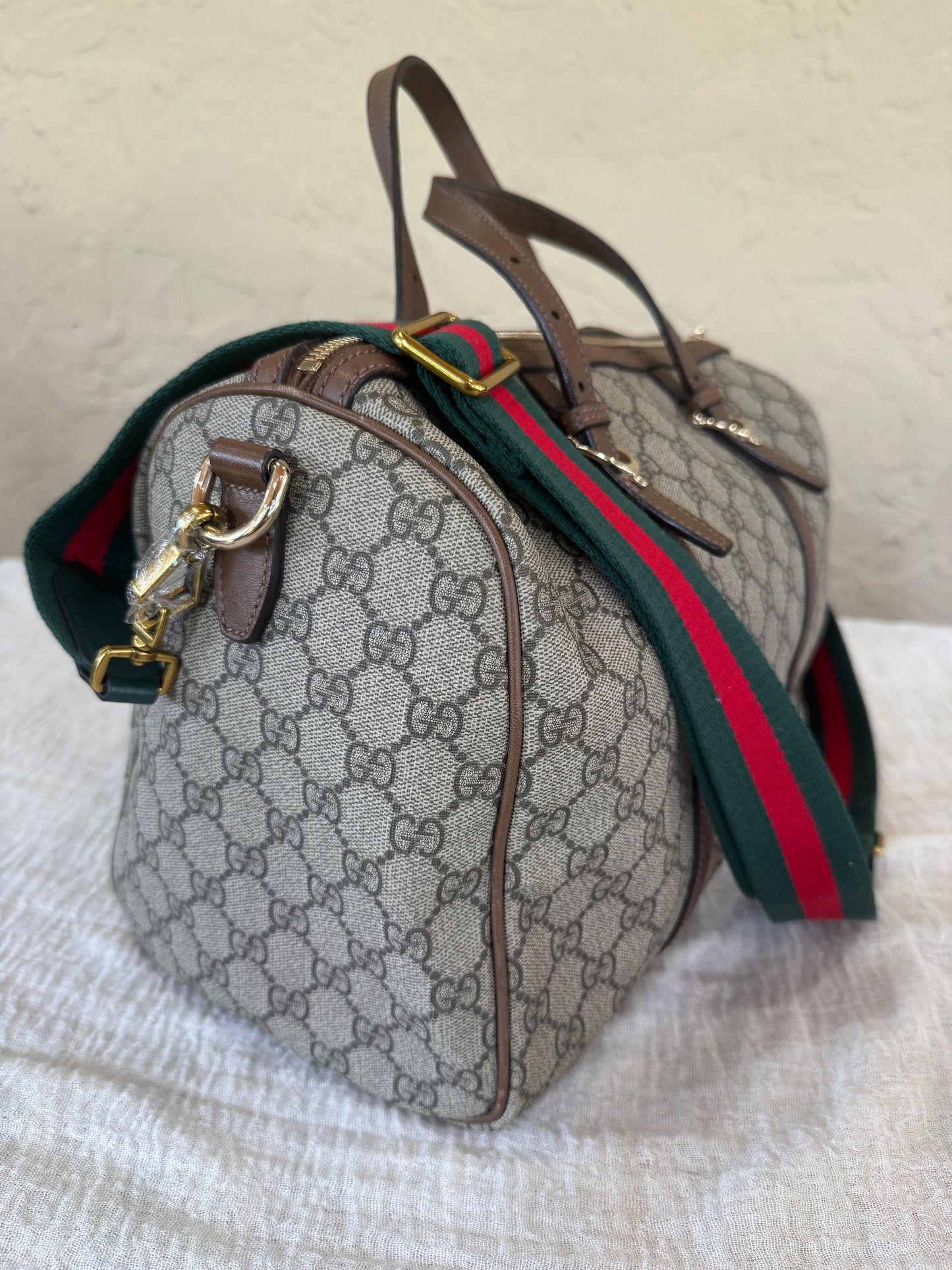 Gucci GG Supreme Canvas Boston Bag 33 cm With Unbranded Guitar Strap