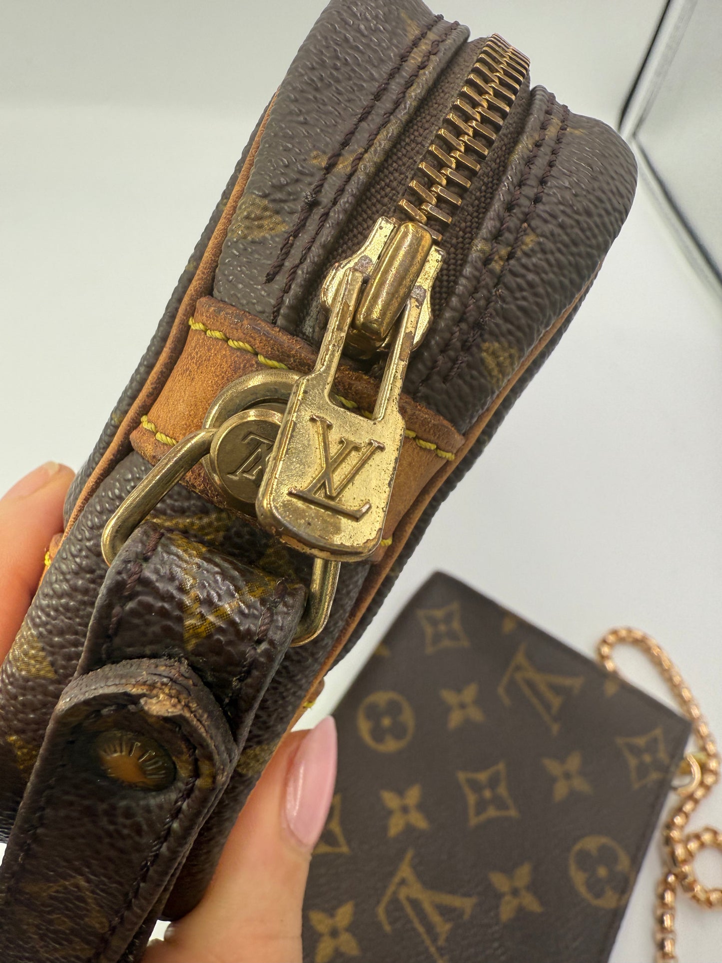 Louis Vuitton Monogram Wristlet 22 cm TH8910