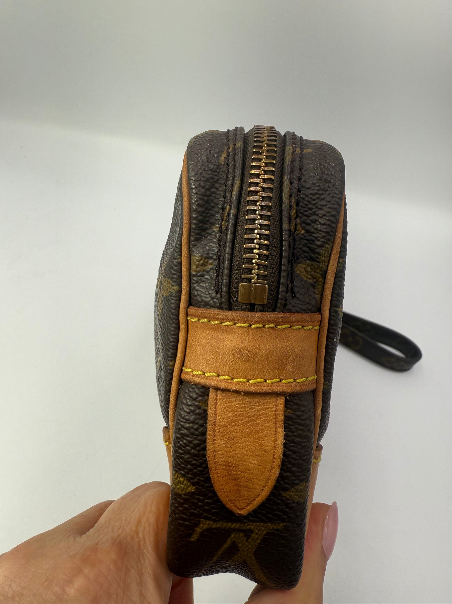 Louis Vuitton Monogram Wristlet 22 cm TH8910