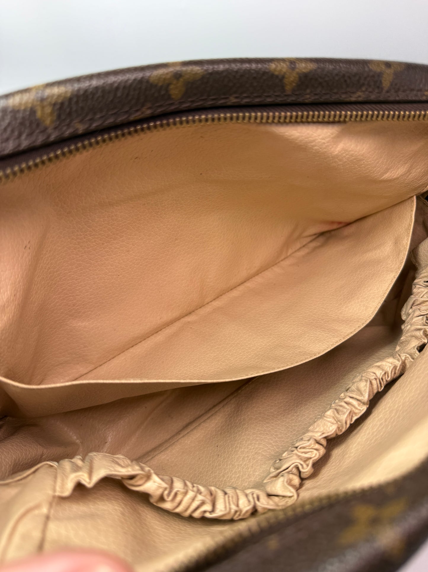 Louis Vuitton Monogram Coated Canvas Toiletry 28 cm 871 NO