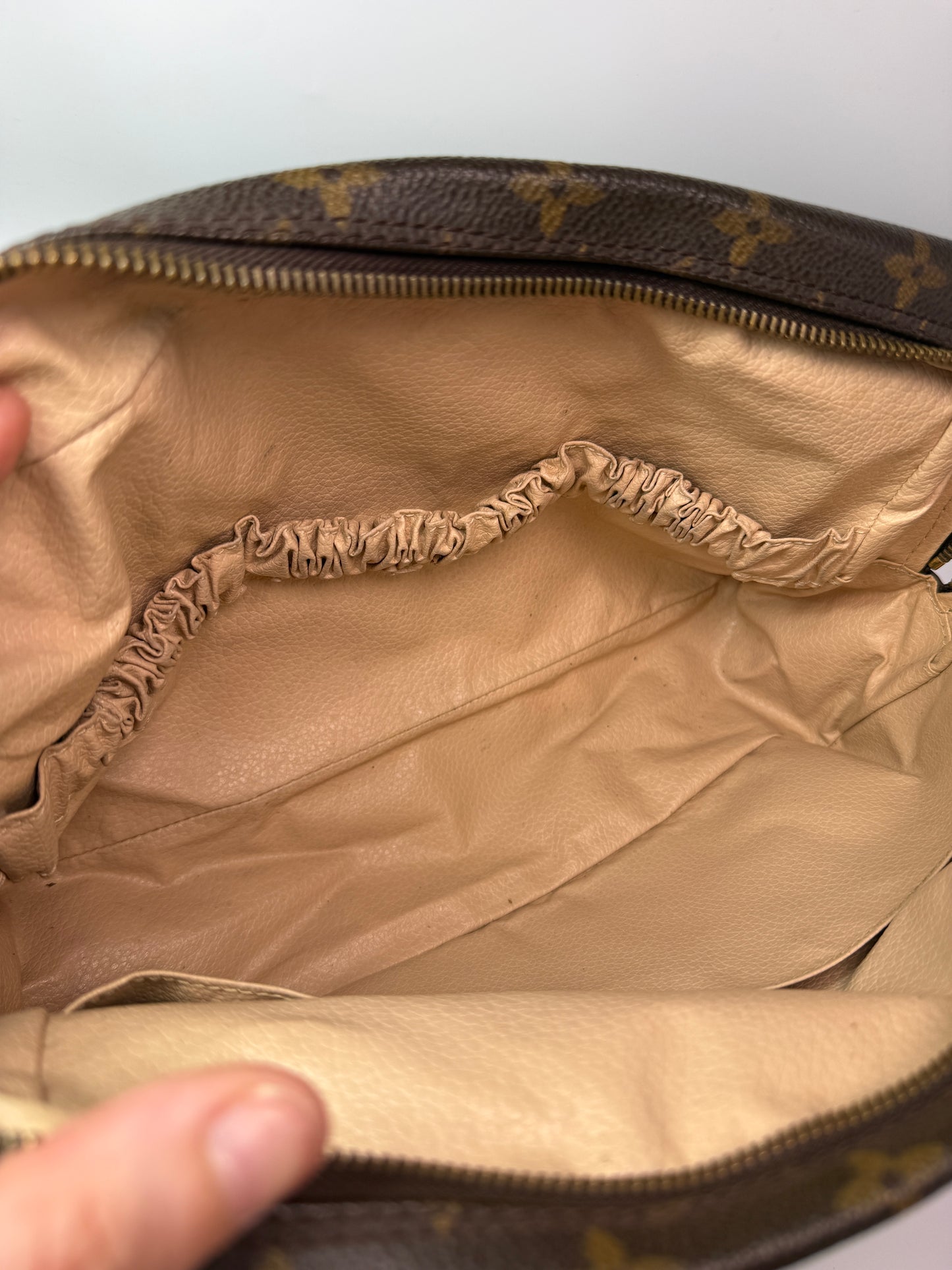Louis Vuitton Monogram Coated Canvas Toiletry 28 cm 871 NO