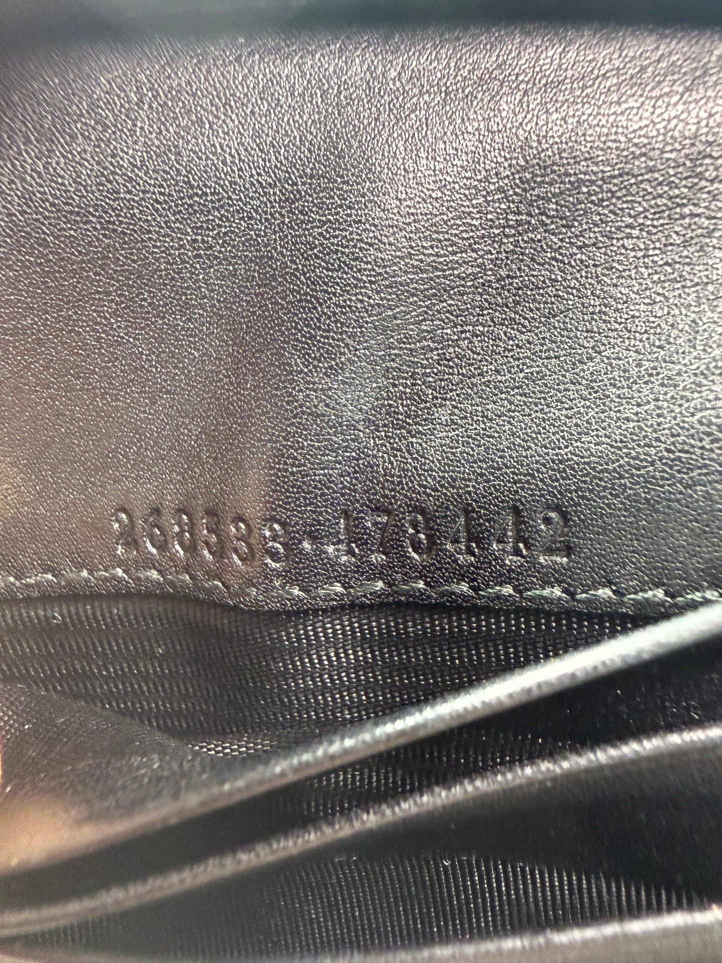 Gucci Guccissima Black Leather Unisex Trifold Wallet