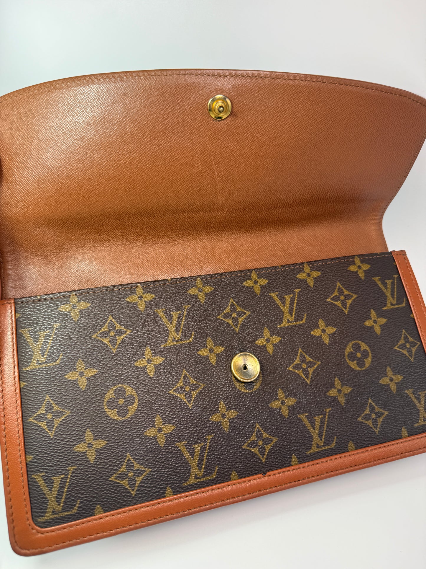 Louis Vuitton Vintage Monogram Coated Canvas Clutch TH8911