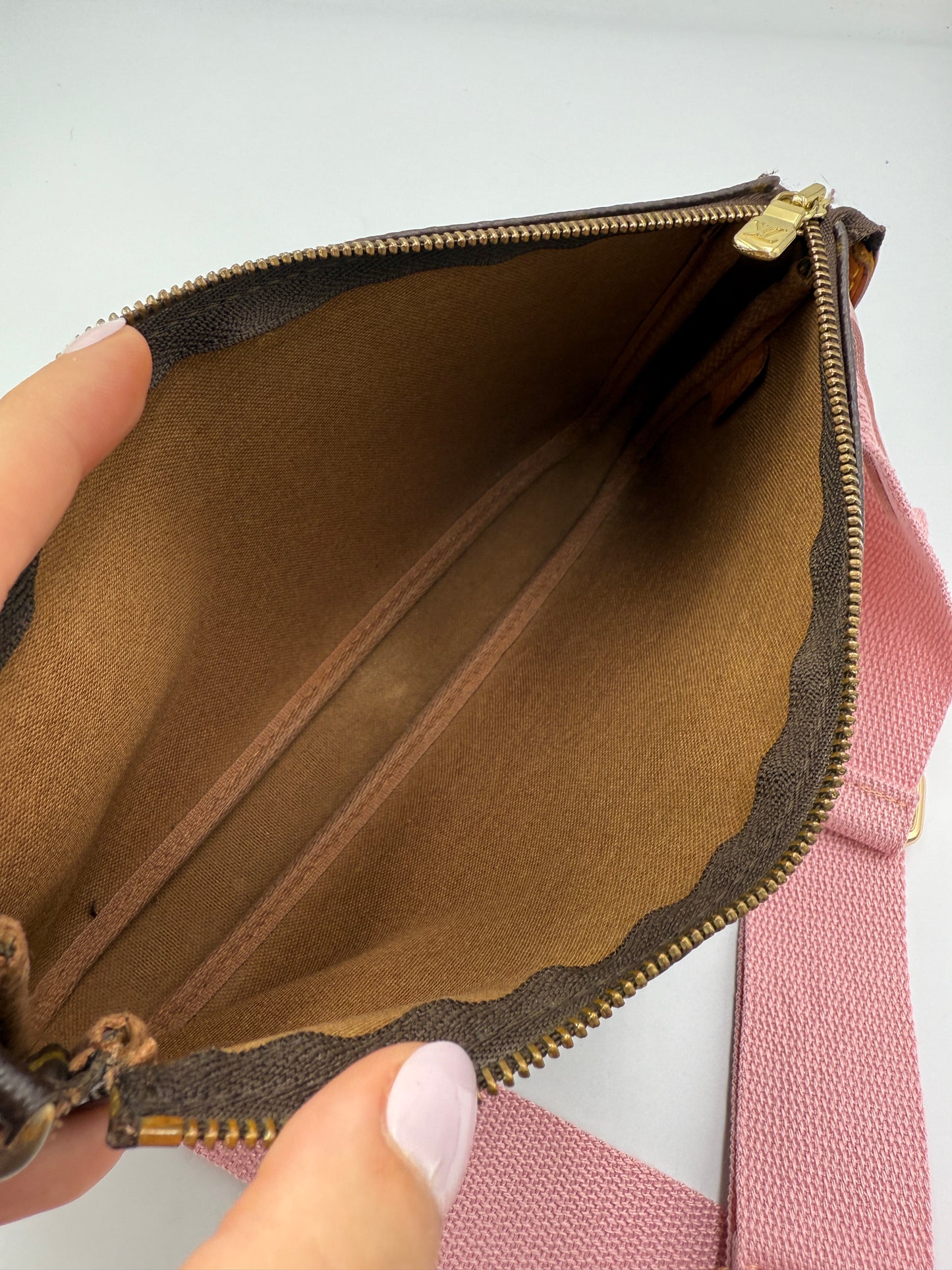 Louis Vuitton Monogram Coated Canvas Pochette with Pink Guitar Strap Full Inclusion AR0091