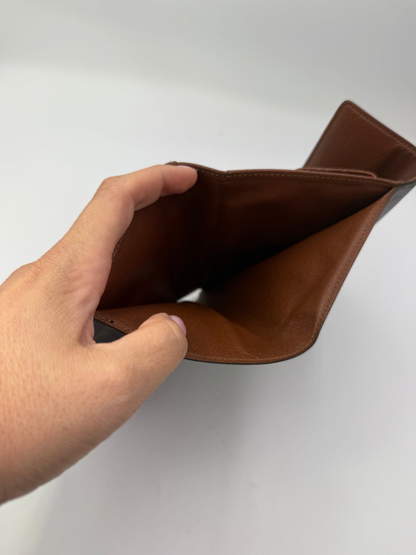 Louis Vuitton Monogram Compact International Wallet SP0036