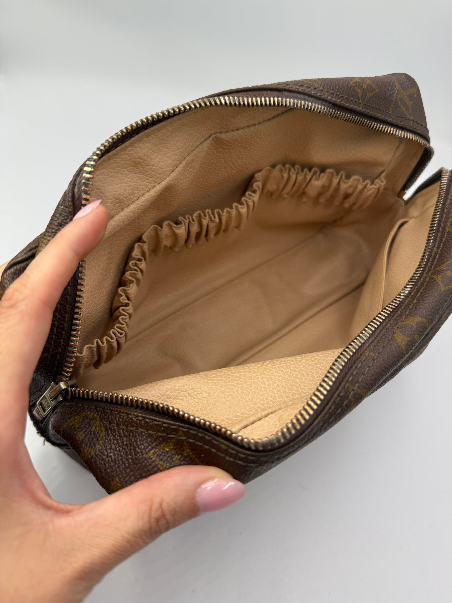 Louis Vuitton Monogram Coated Canvas Toiletry 28 cm