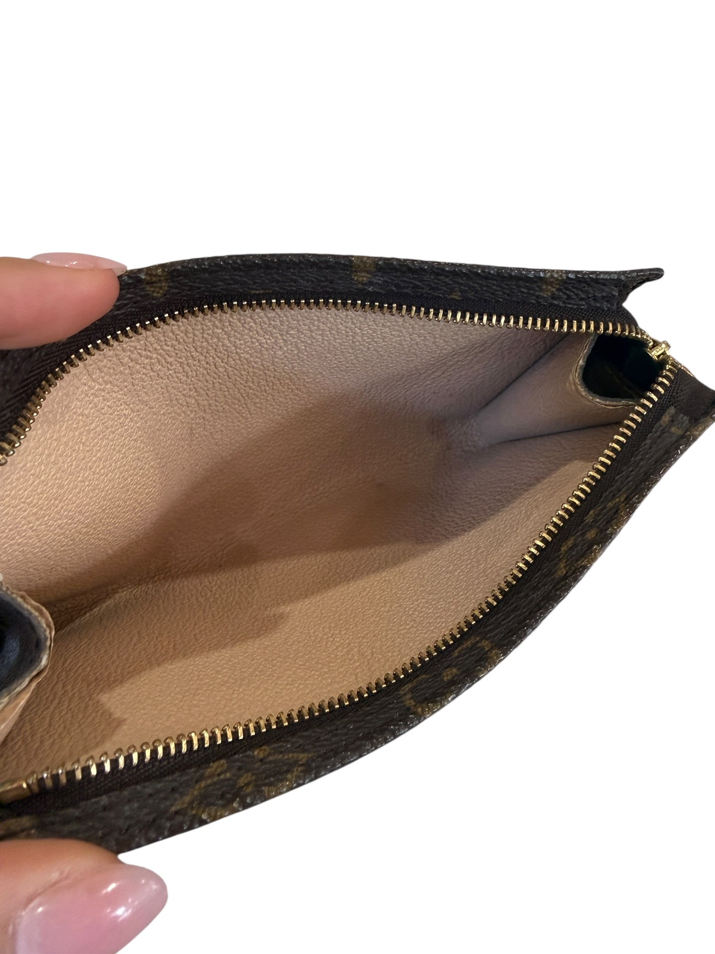 Louis Vuitton Monogram Coated Canvas Toiletry 15 cm FL0067