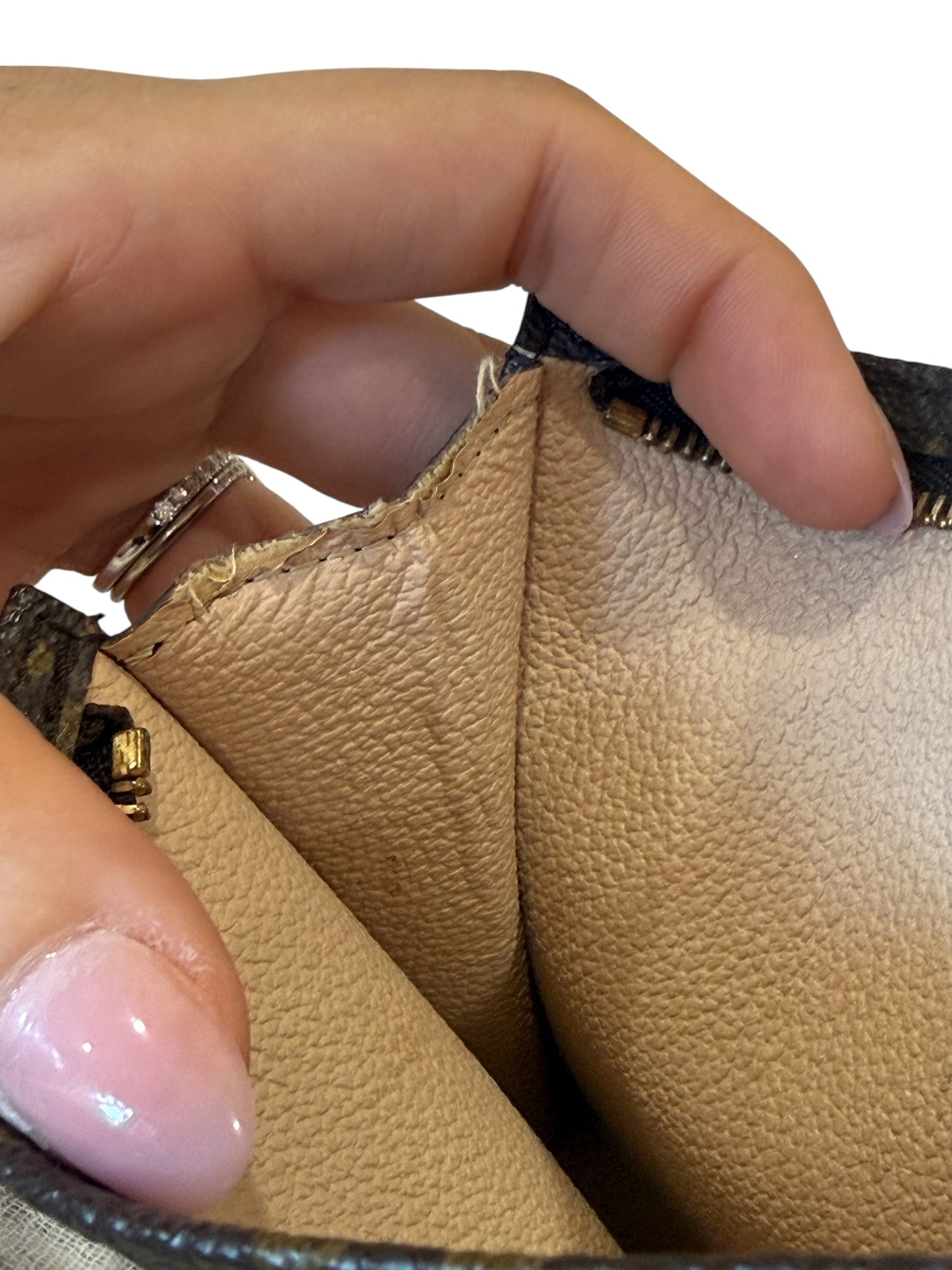 Louis Vuitton Monogram Coated Canvas Toiletry 15 cm FL0067