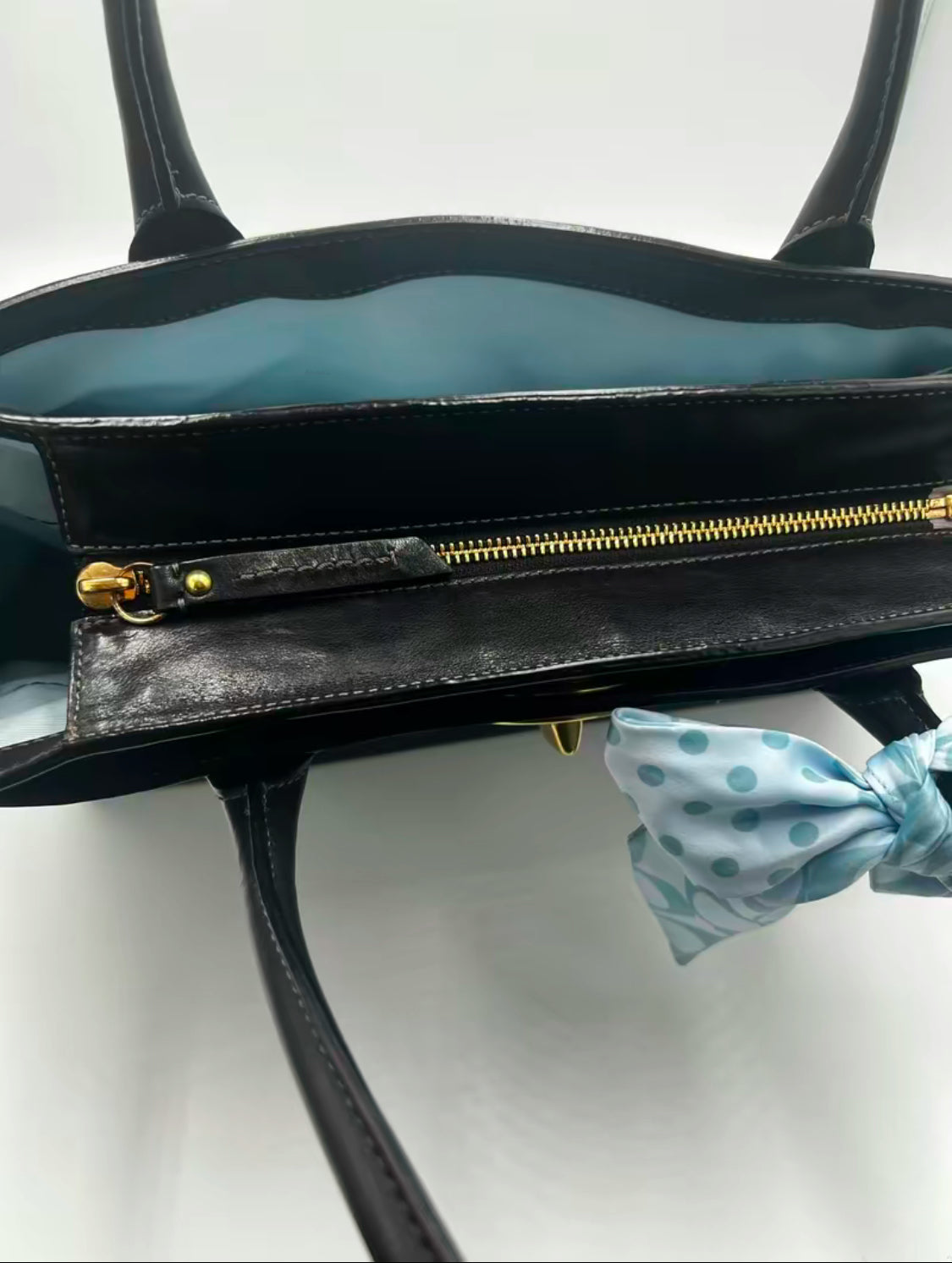 Coach Black Leather Zippered Shoulder Bag w/Branded Twilly