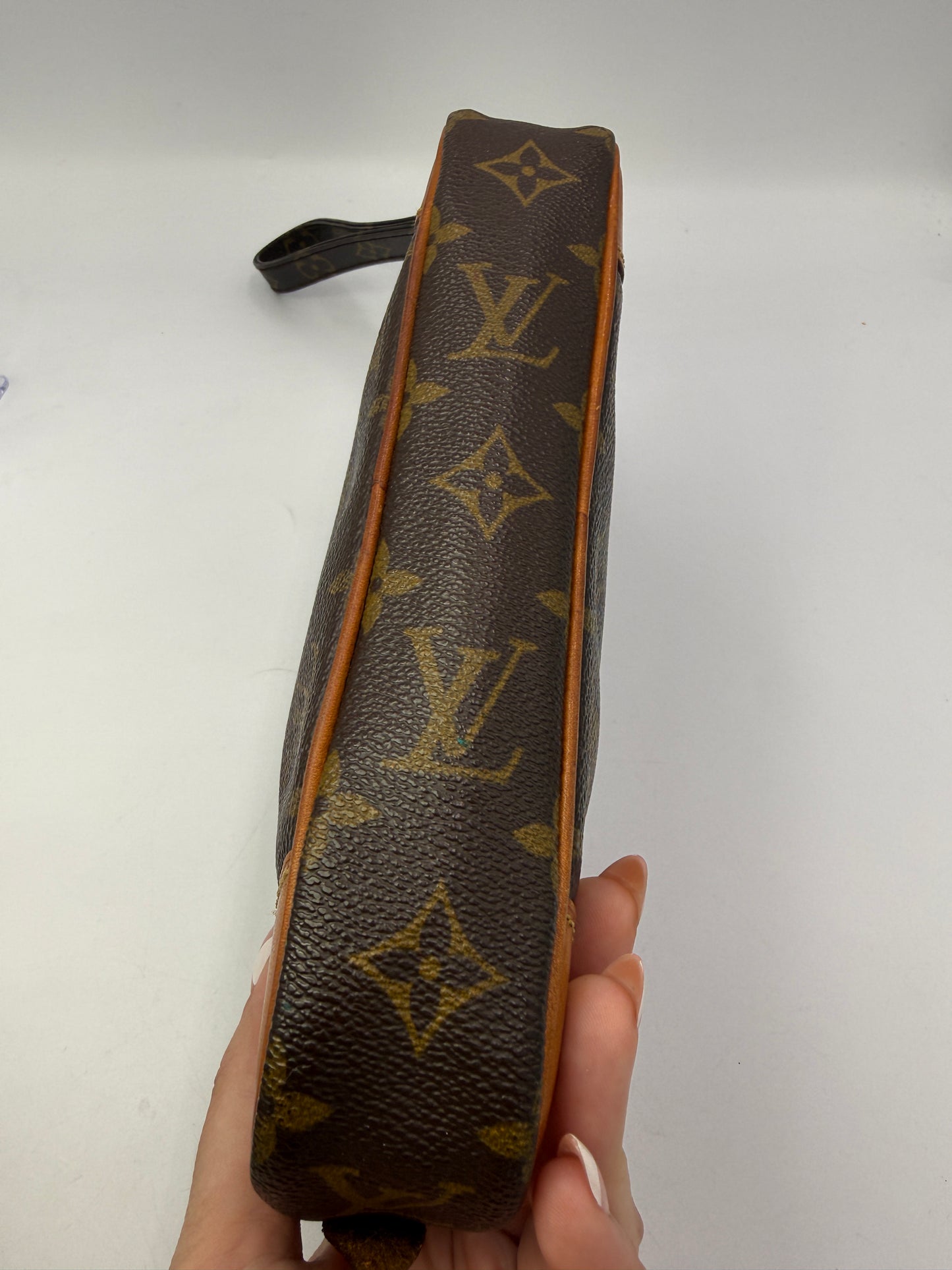 Louis Vuitton Monogram Wristlet 22 cm 862