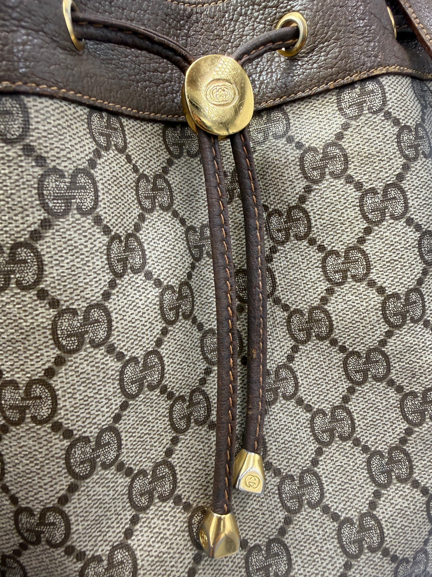 Gucci Supreme Canvas Sherry Line Shoulder Bag