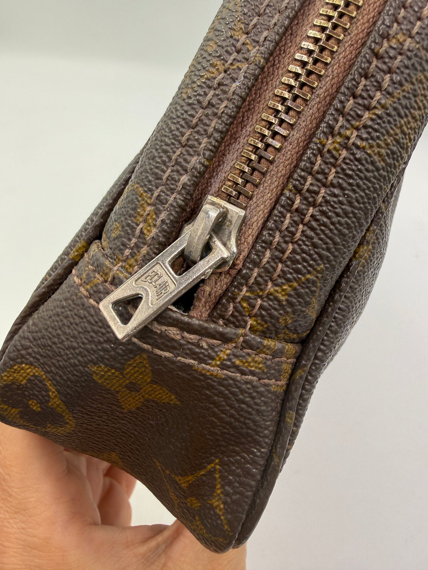 Louis Vuitton Monogram Coated Canvas Toiletry 23 cm