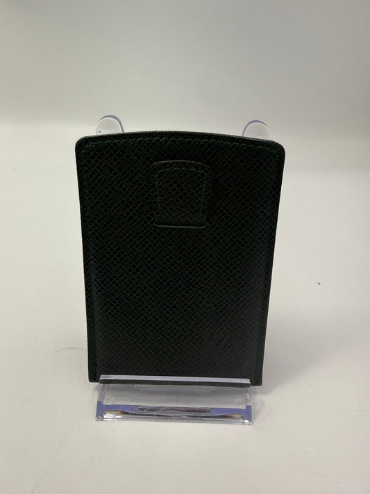 Louis Vuitton Green Taiga Leather Card ID Holder MI0944