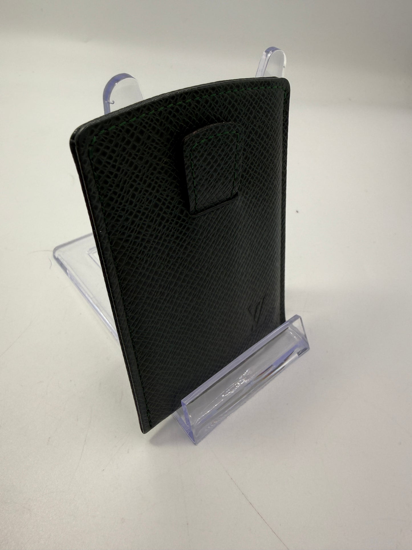Louis Vuitton Green Taiga Leather Card ID Holder MI0944