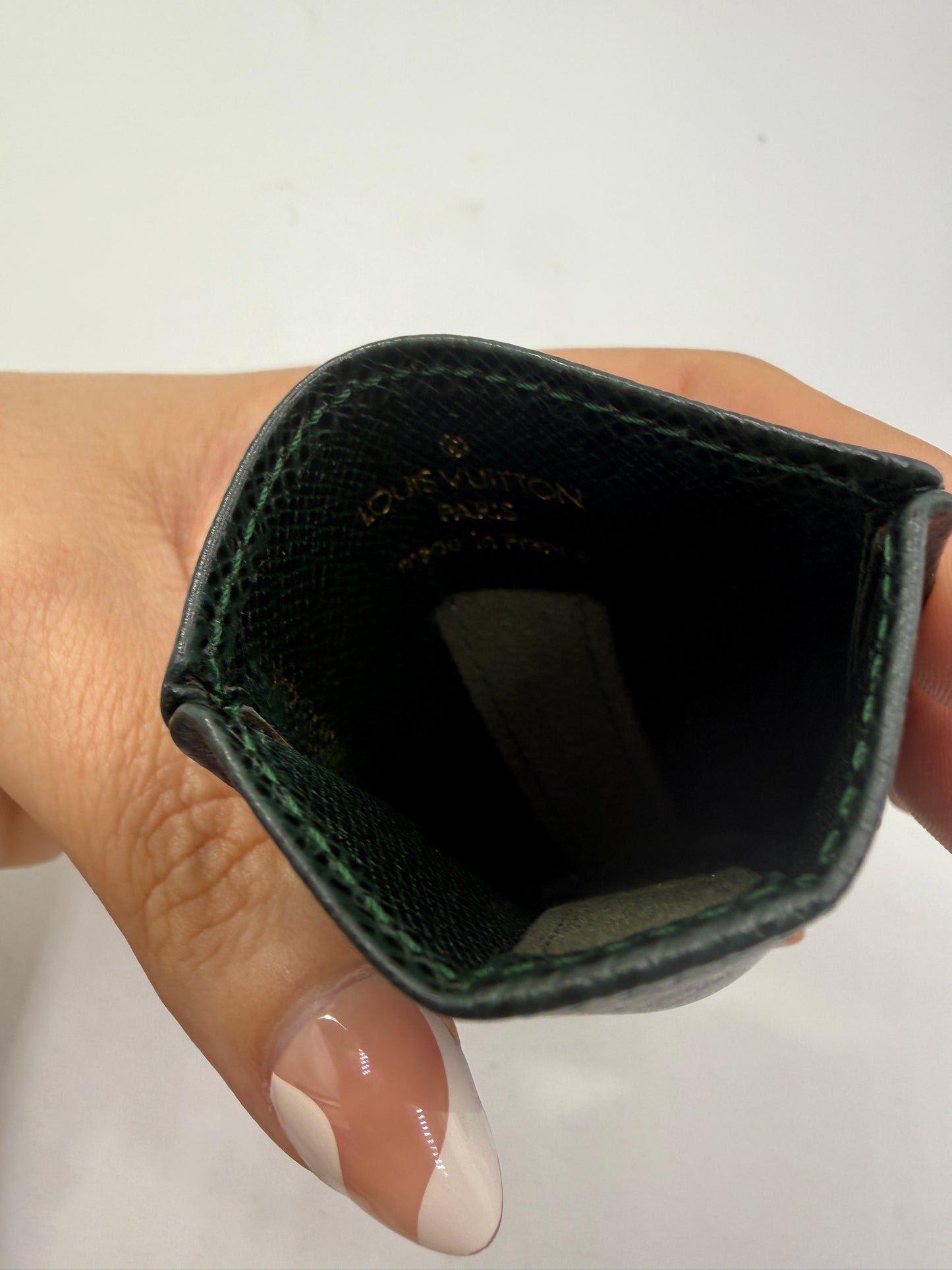 Louis Vuitton Green Taiga Leather Card ID Holder MI0944