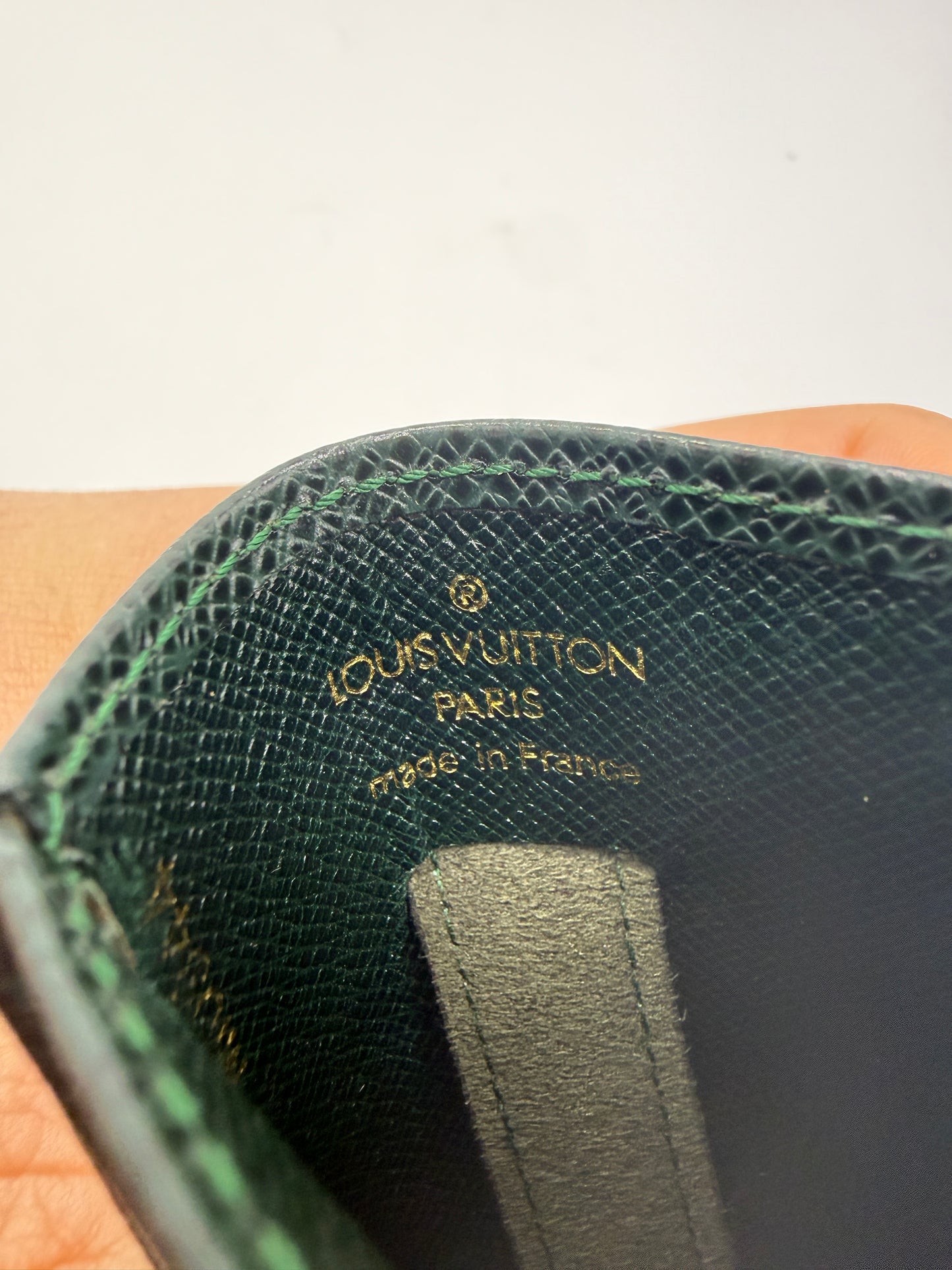 Louis Vuitton Green Taiga Leather Card ID Holder MI0944