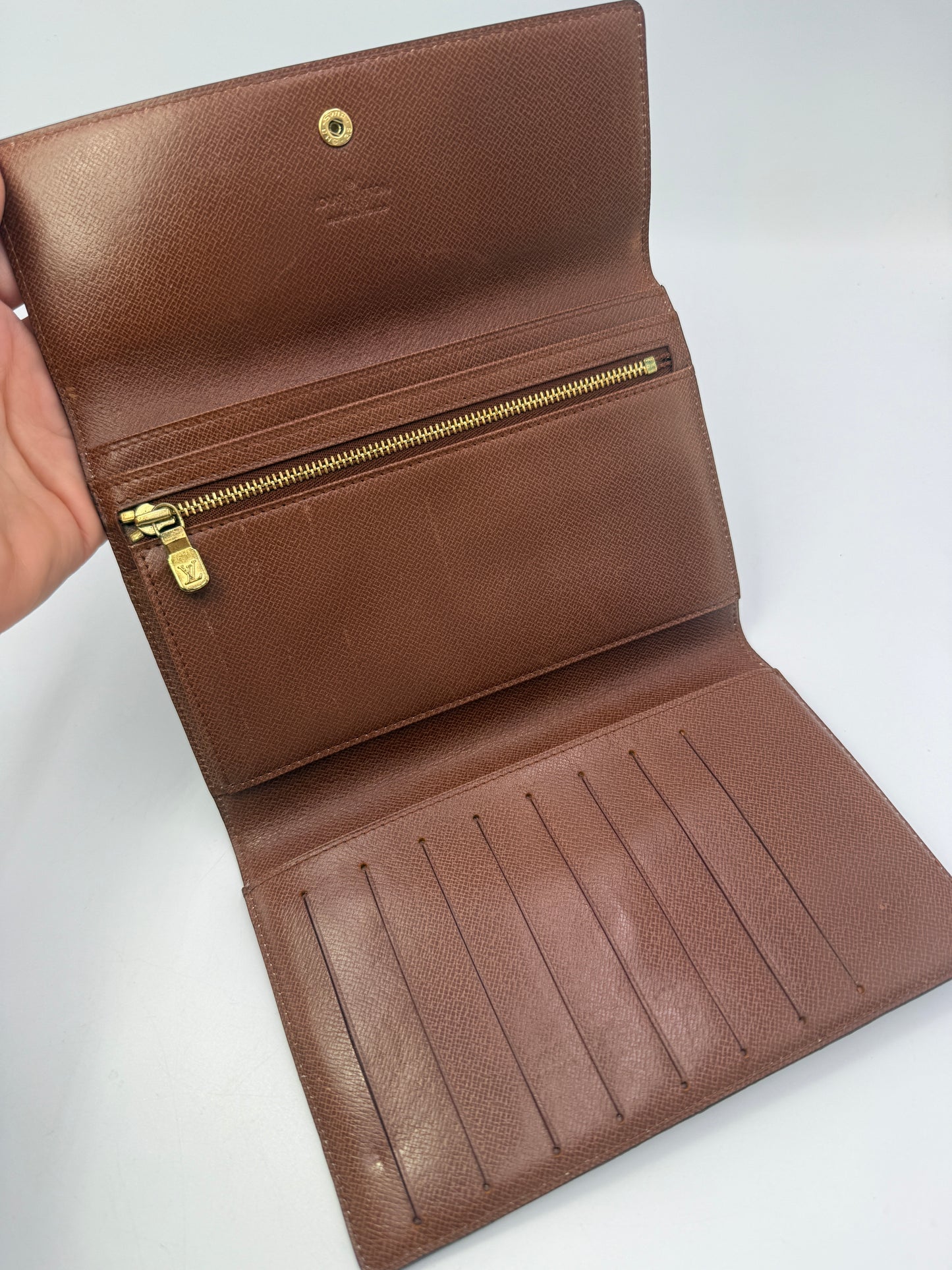 Louis Vuitton Monogram Passport Wallet With Box 892AN