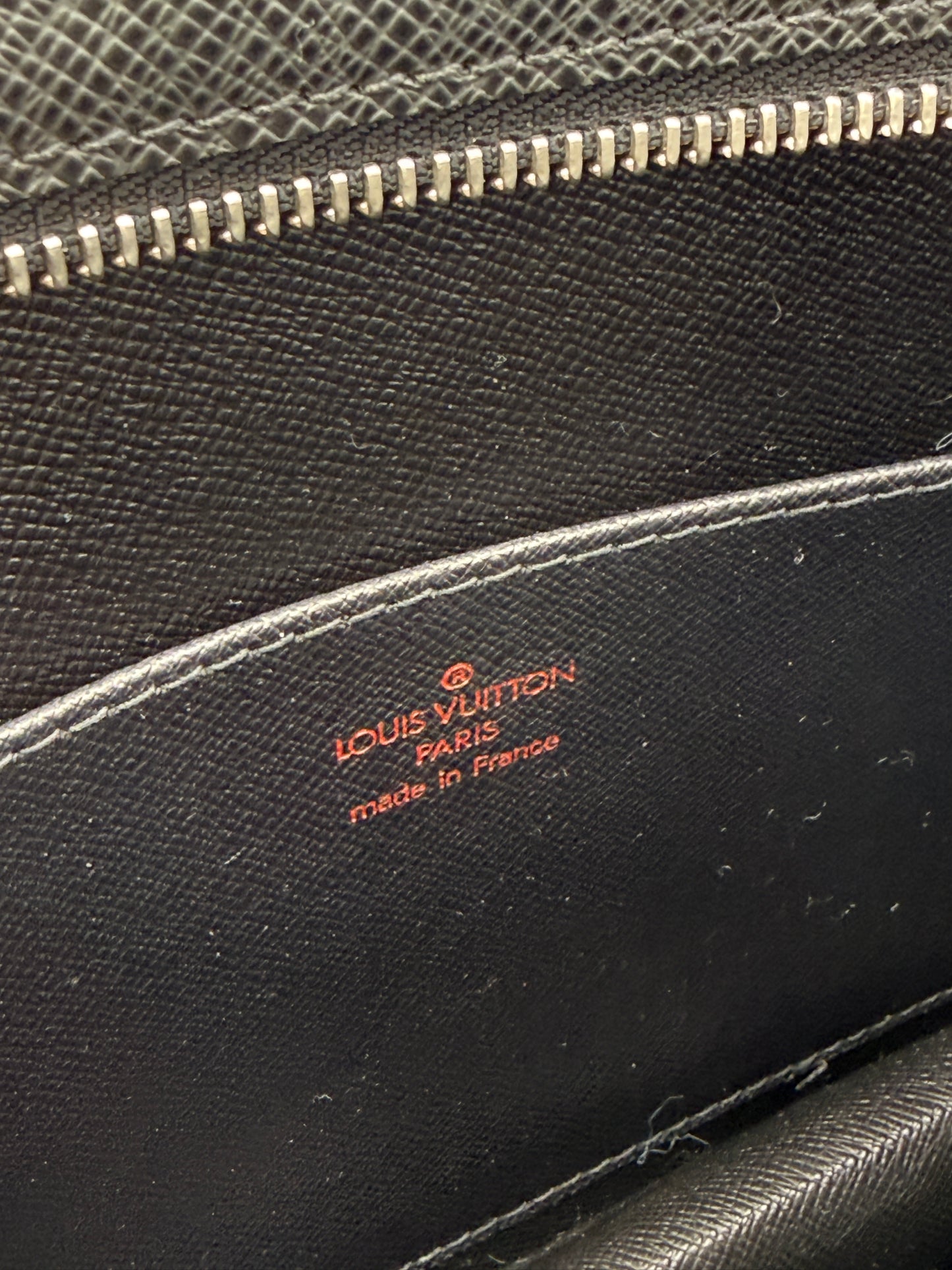 Louis Vuitton Black Taiga Leather Clutch With Unbranded Insert And Chain SR1003