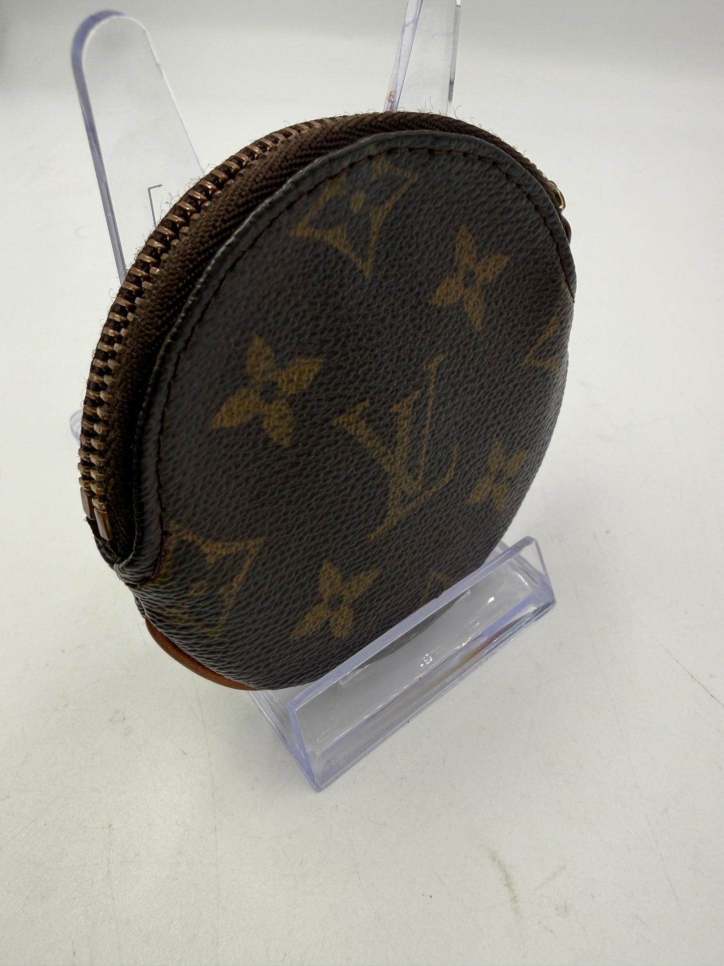 Louis Vuitton Monogram Round Coin Case CT0053