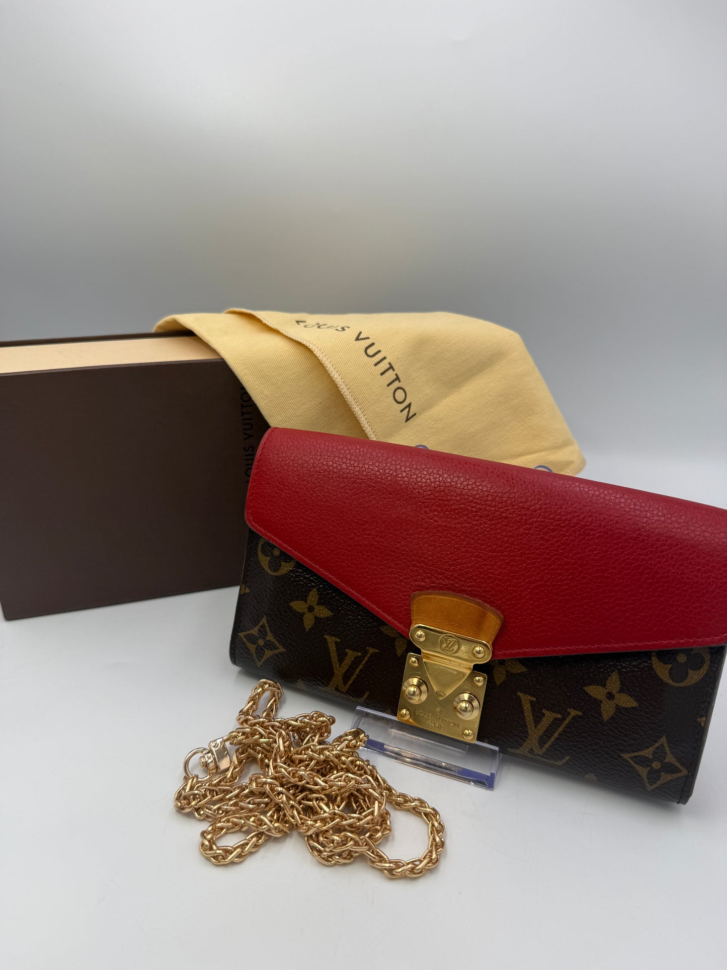 Louis Vuitton Monogram Red Leather Wallet With Lock Closure SN2197