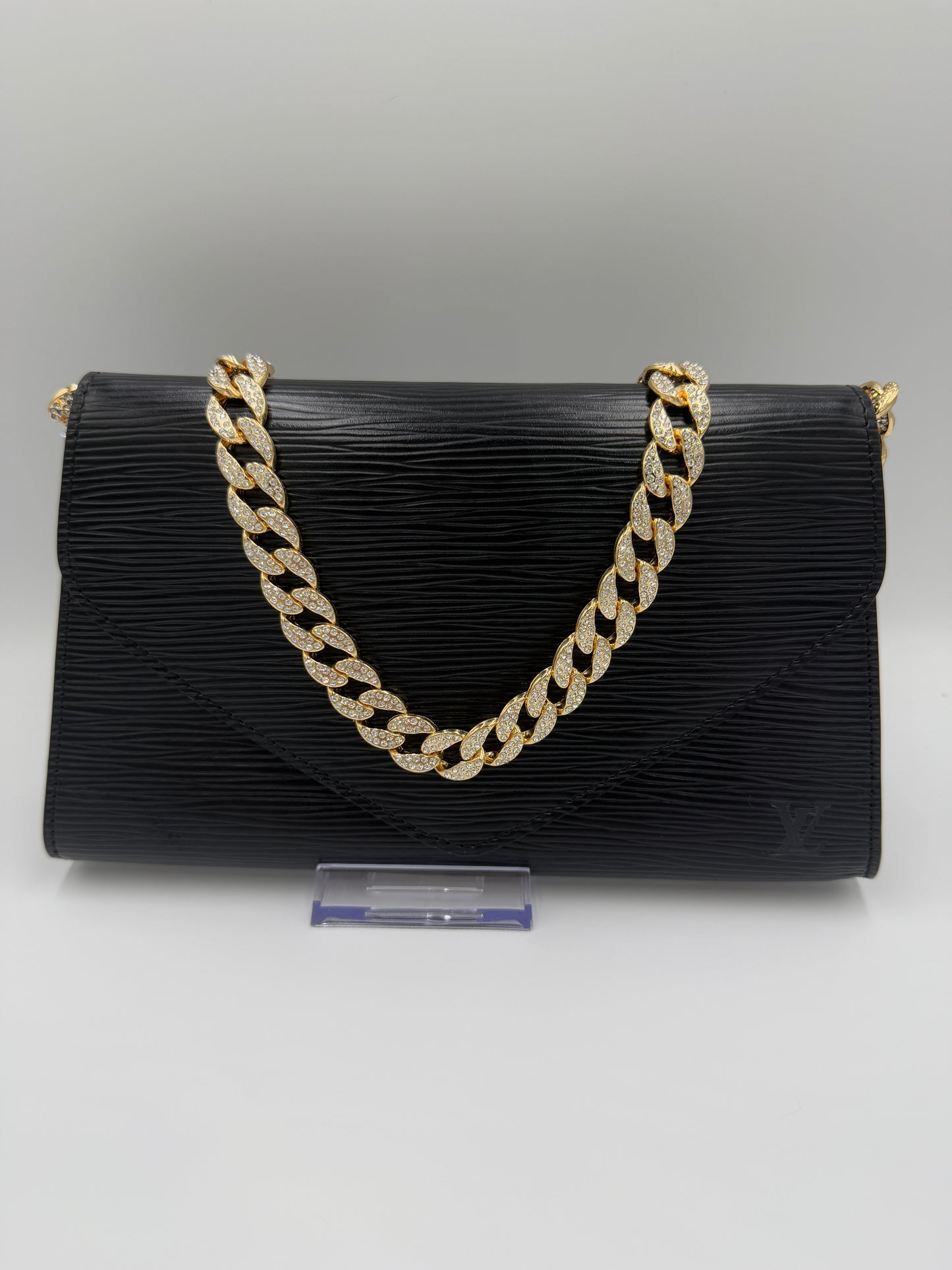 Louis Vuitton Vintage Black Epi Envelope Clutch VI0950