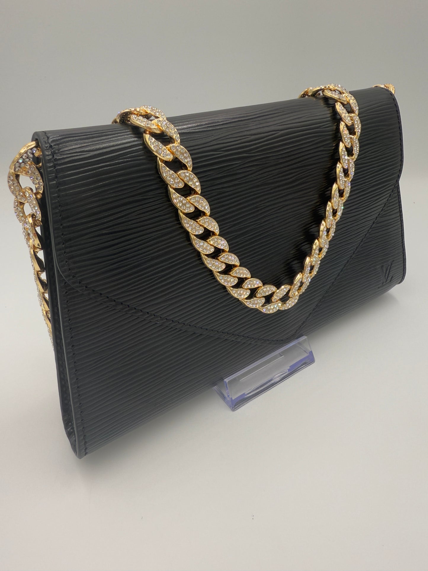 Louis Vuitton Vintage Black Epi Envelope Clutch VI0950