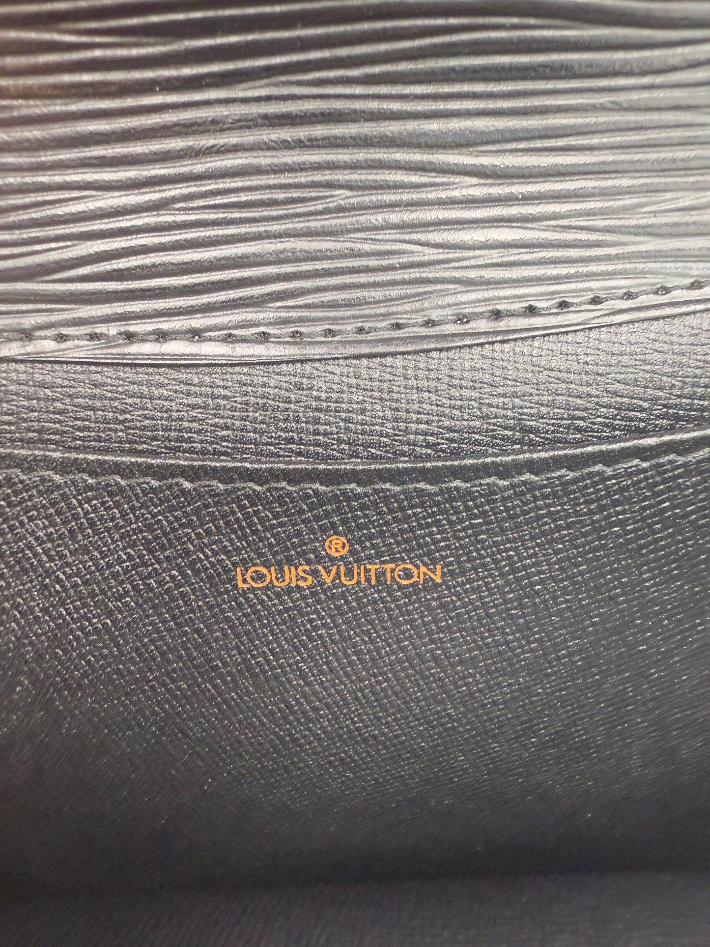 Louis Vuitton Vintage Black Epi Envelope Clutch VI0950