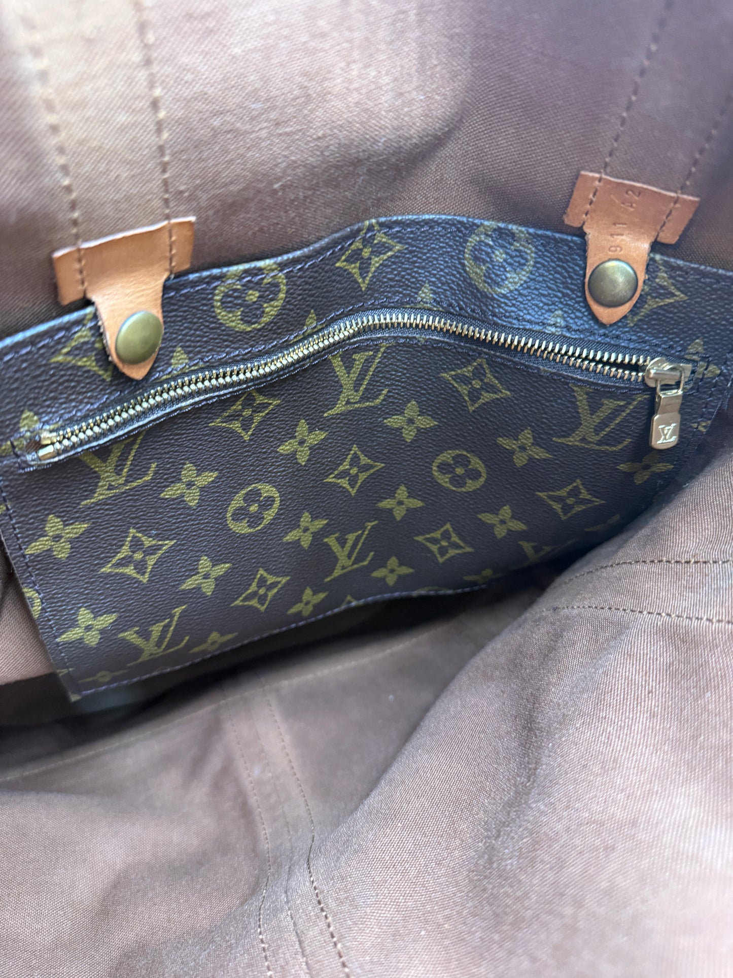 Louis Vuitton Monogram Sling Bag GM with Removable Pouch 911A2