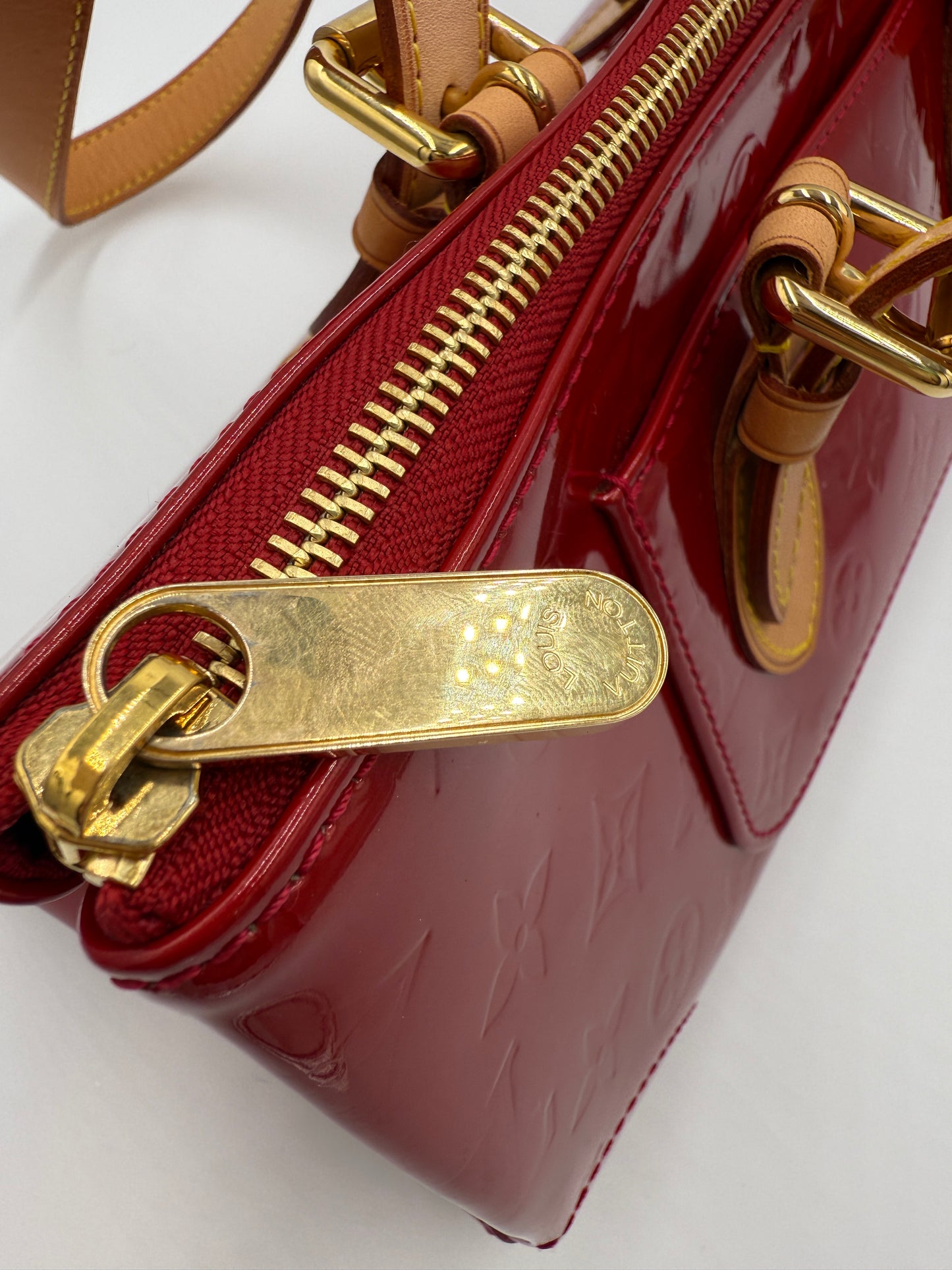 Louis Vuitton Red Patent Leather Vernis Shoulder Bag FL3098