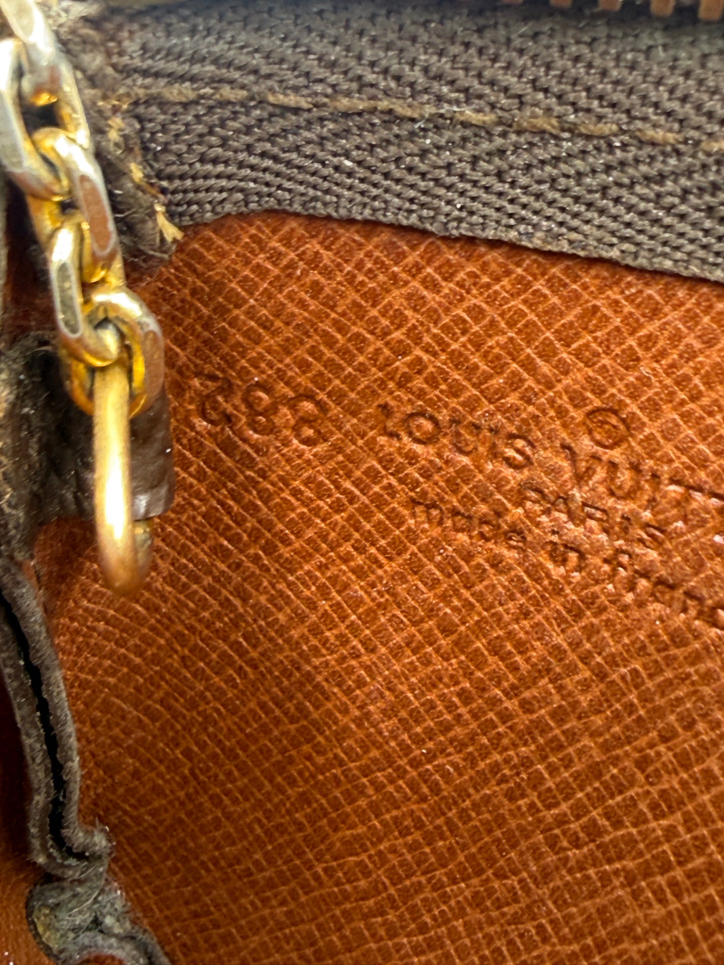 Louis Vuitton Monogram Coated Canvas Key Cles 882ET