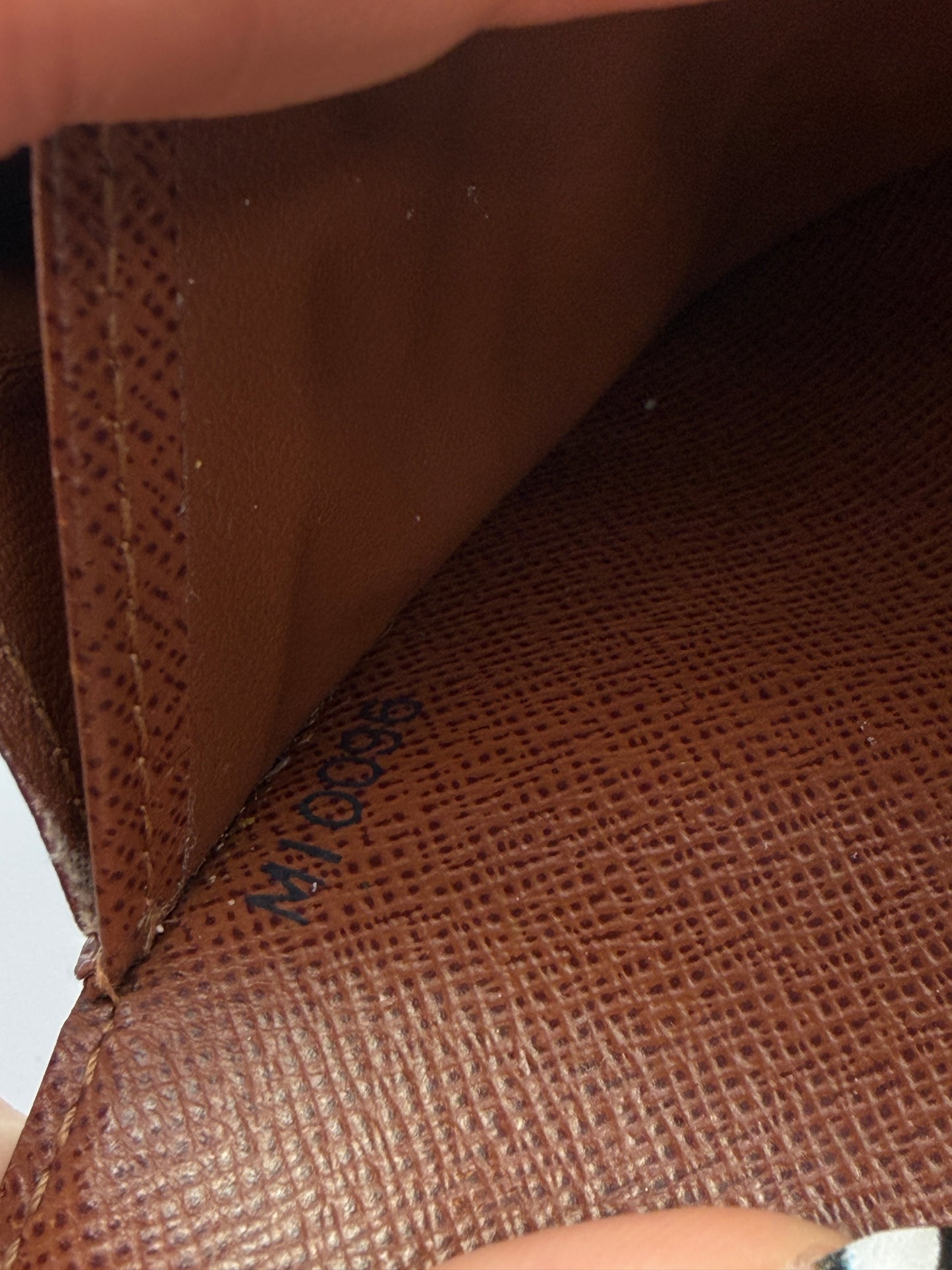 Louis Vuitton Monogram Sarah Wallet with Unbranded Chain MI0096