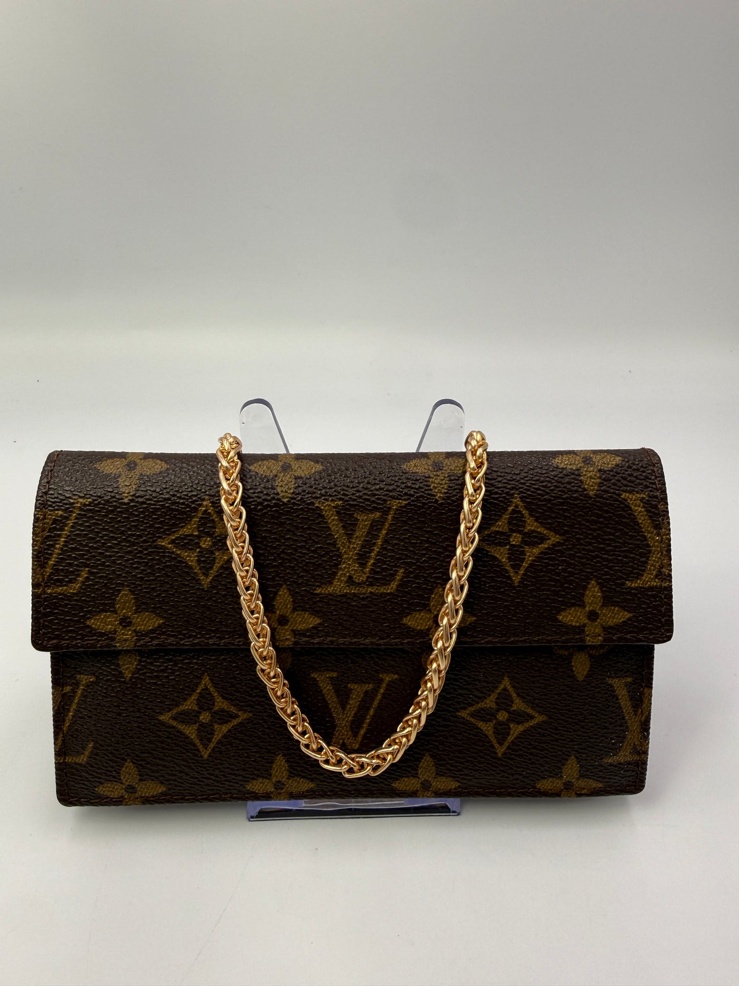 Louis Vuitton Monogram French Purse Wallet with Unbranded Chain 853