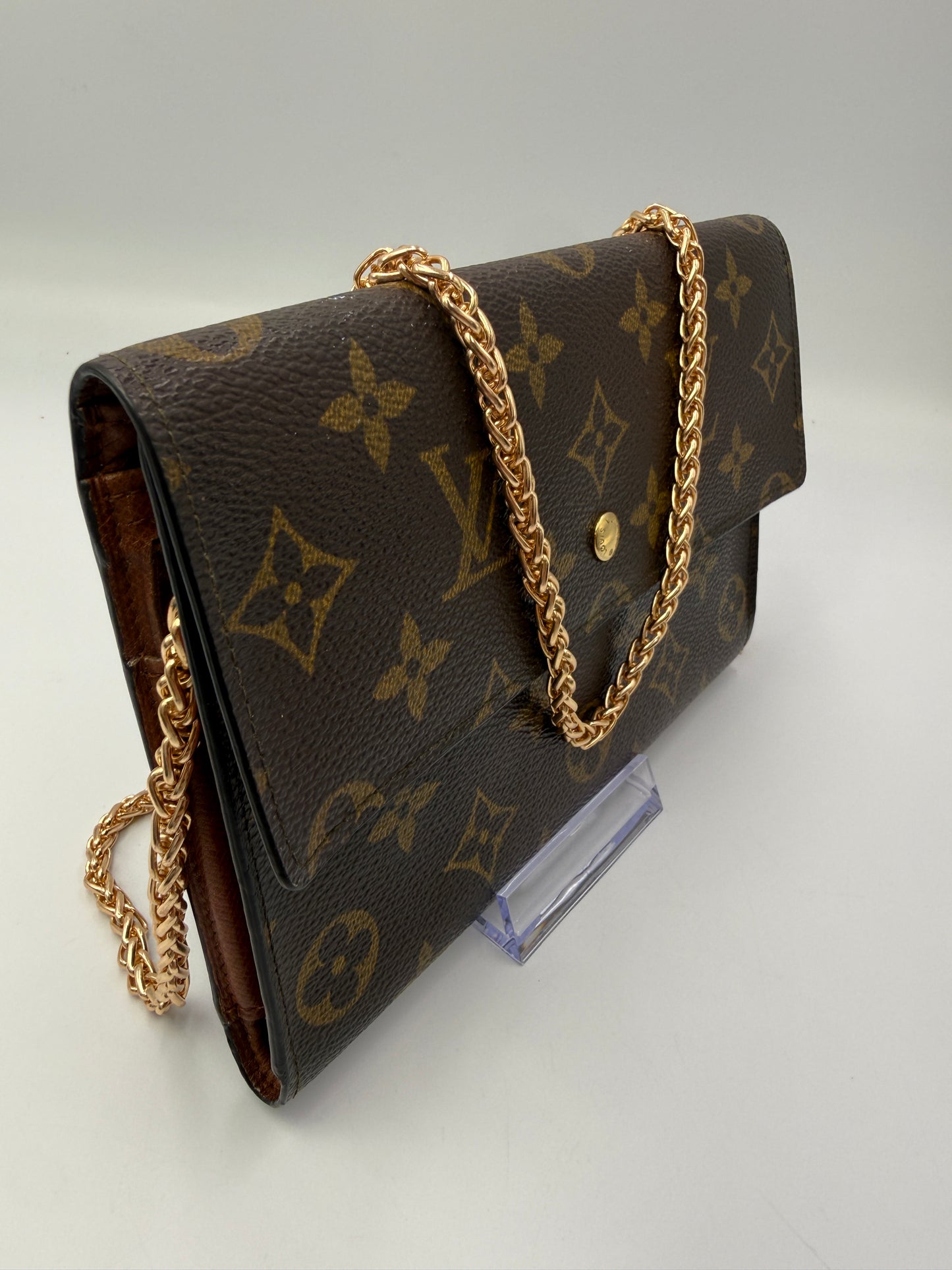 Louis Vuitton Monogram Passport Wallet with Unbranded Chain AN0971