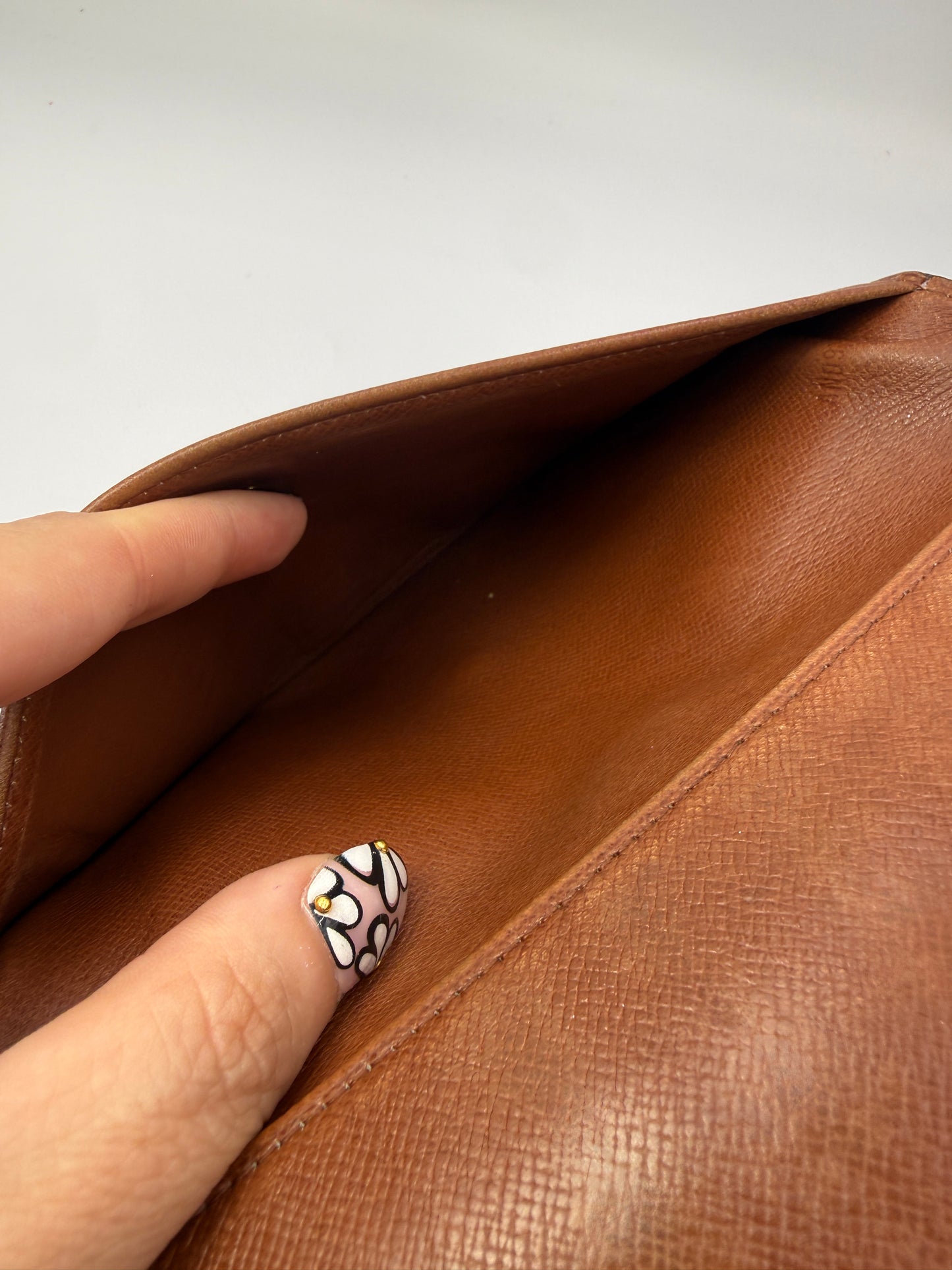 Louis Vuitton Monogram Passport Wallet with Unbranded Chain AN0971
