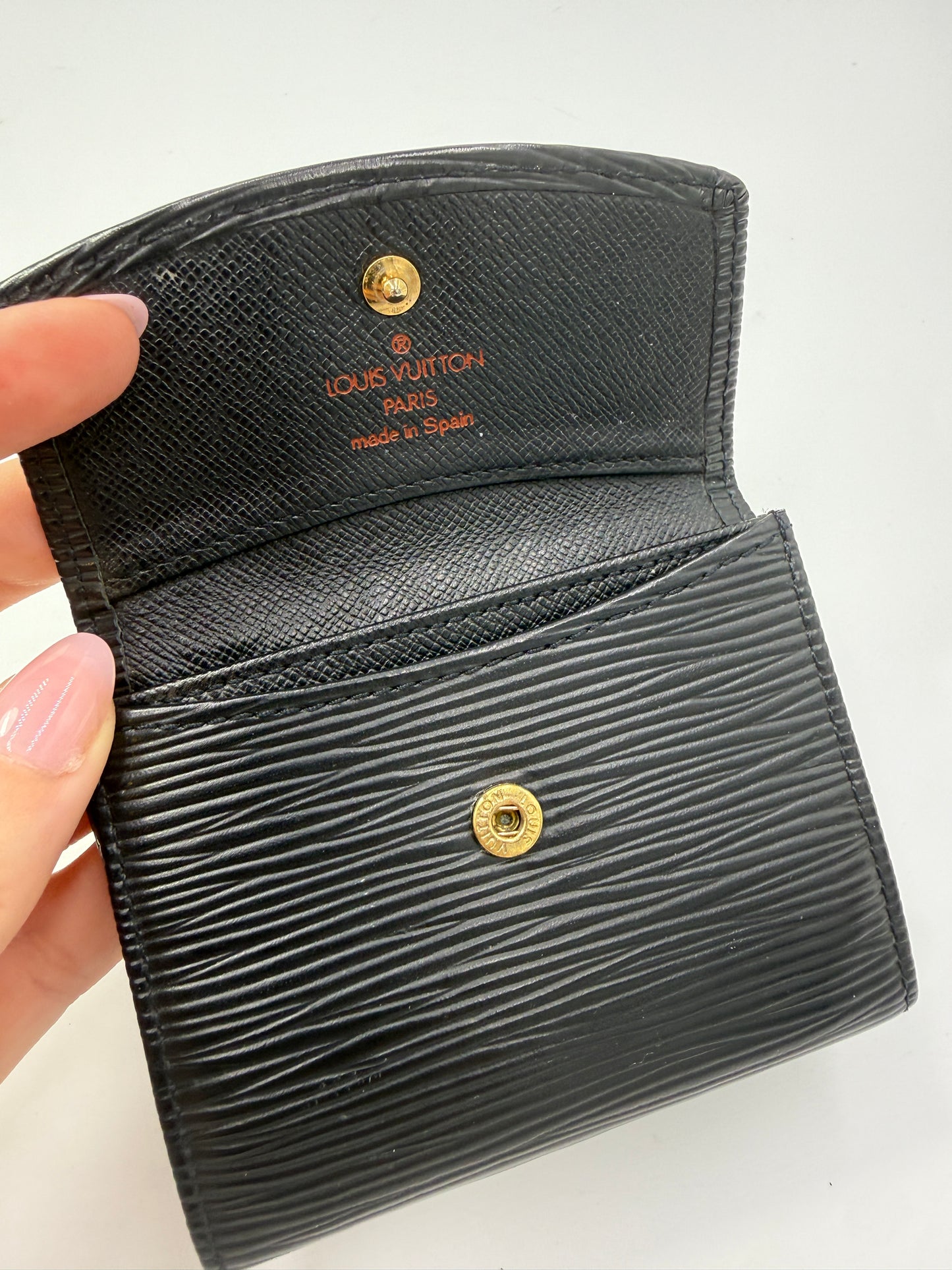 RESERVED FOR BUBBLES Louis Vuitton Black Epi Leather Compact Wallet CA1000
