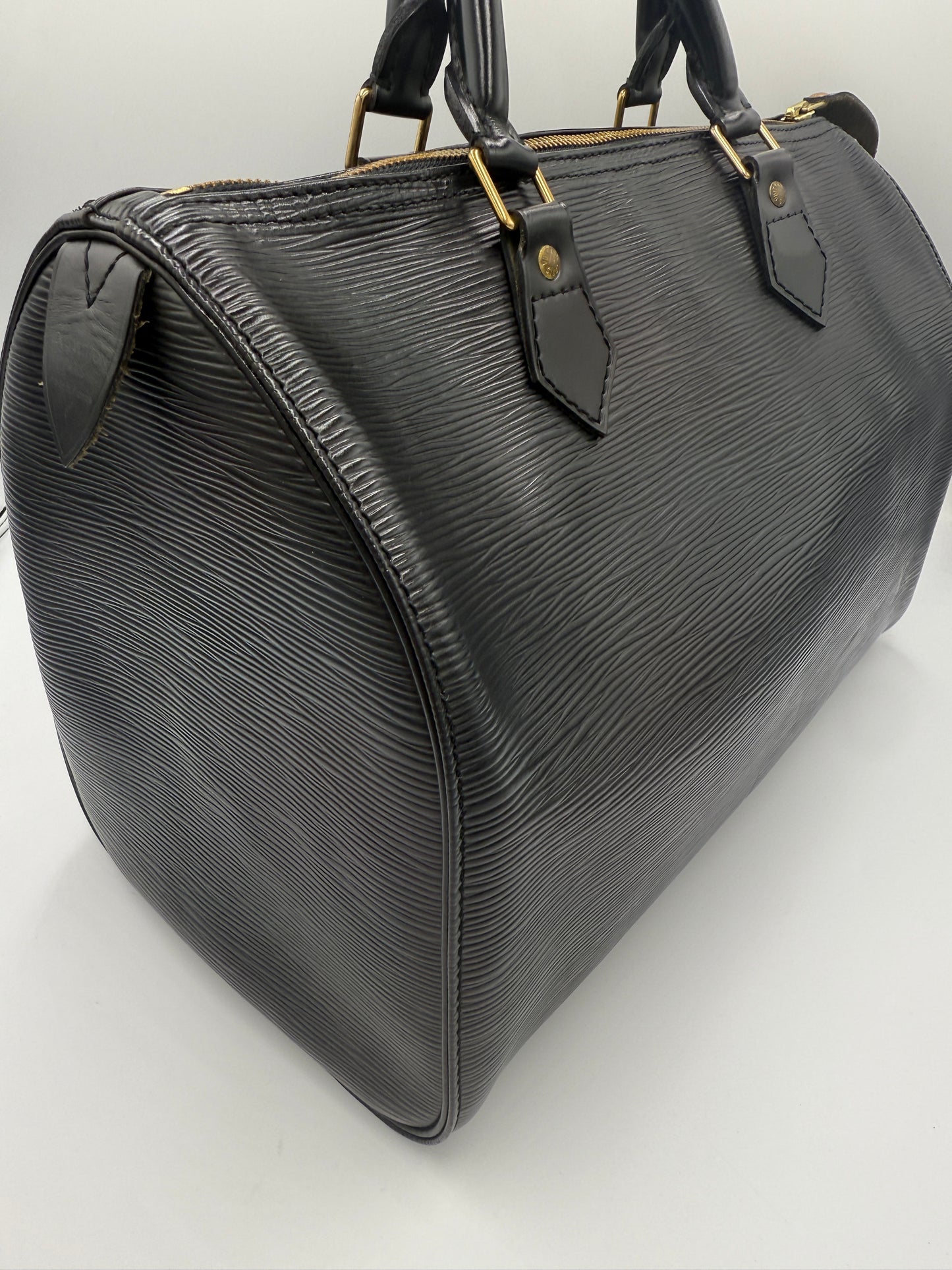 Louis Vuitton Speedy 30 Black Epi Leather VI0956