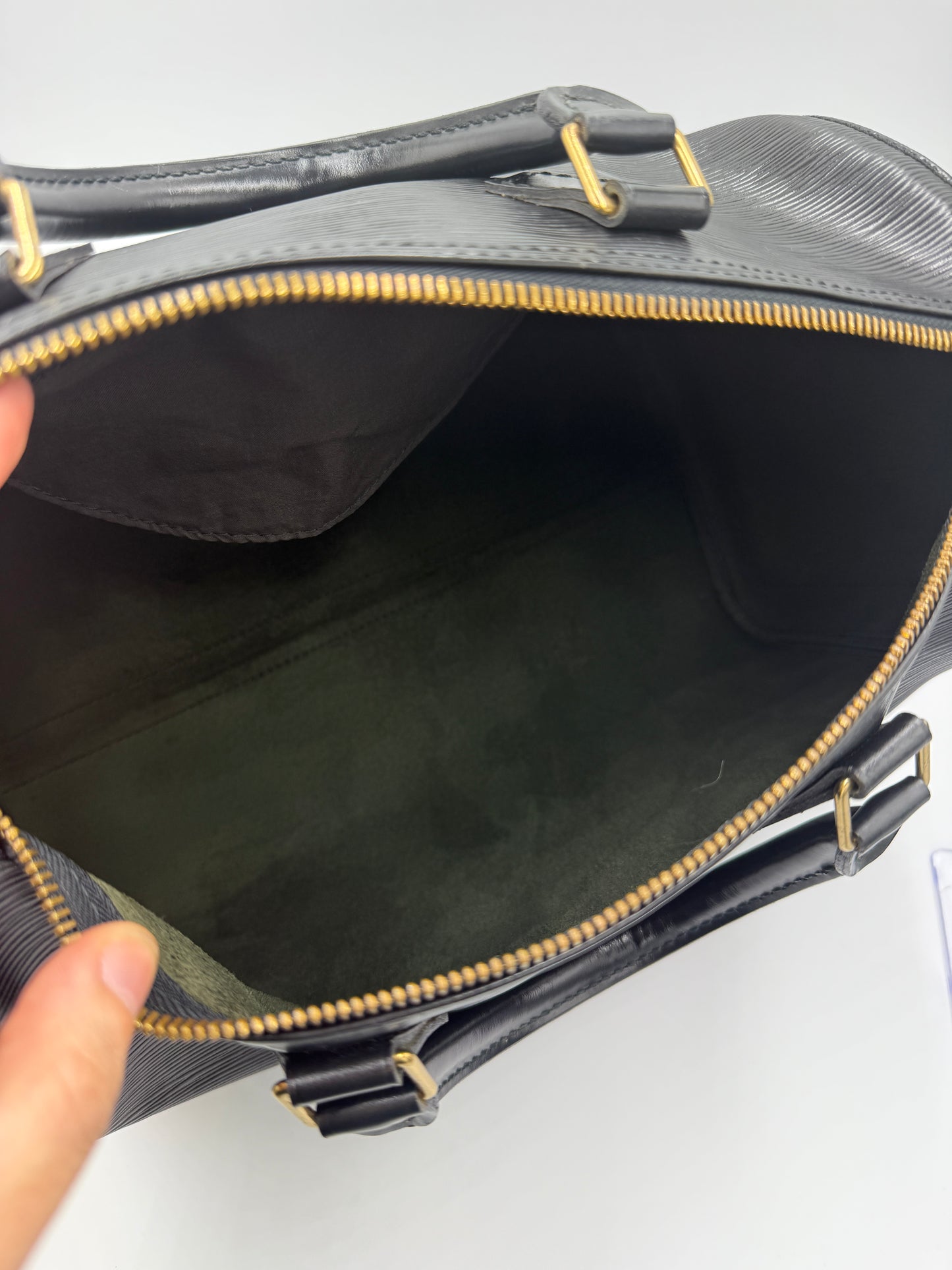 Louis Vuitton Speedy 30 Black Epi Leather VI0956