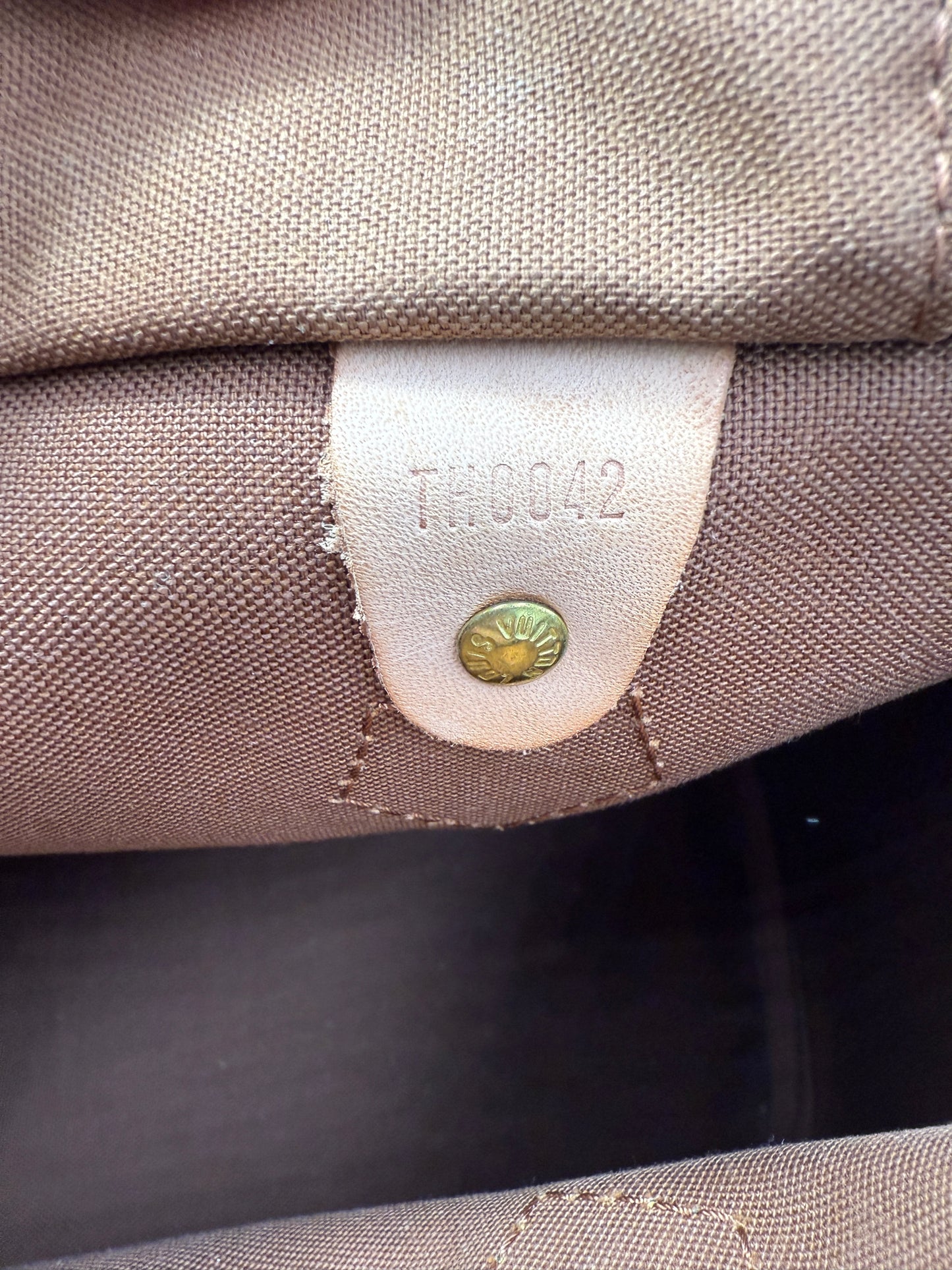 Louis Vuitton Monogram Coated Canvas Speedy 30 cm TH0042