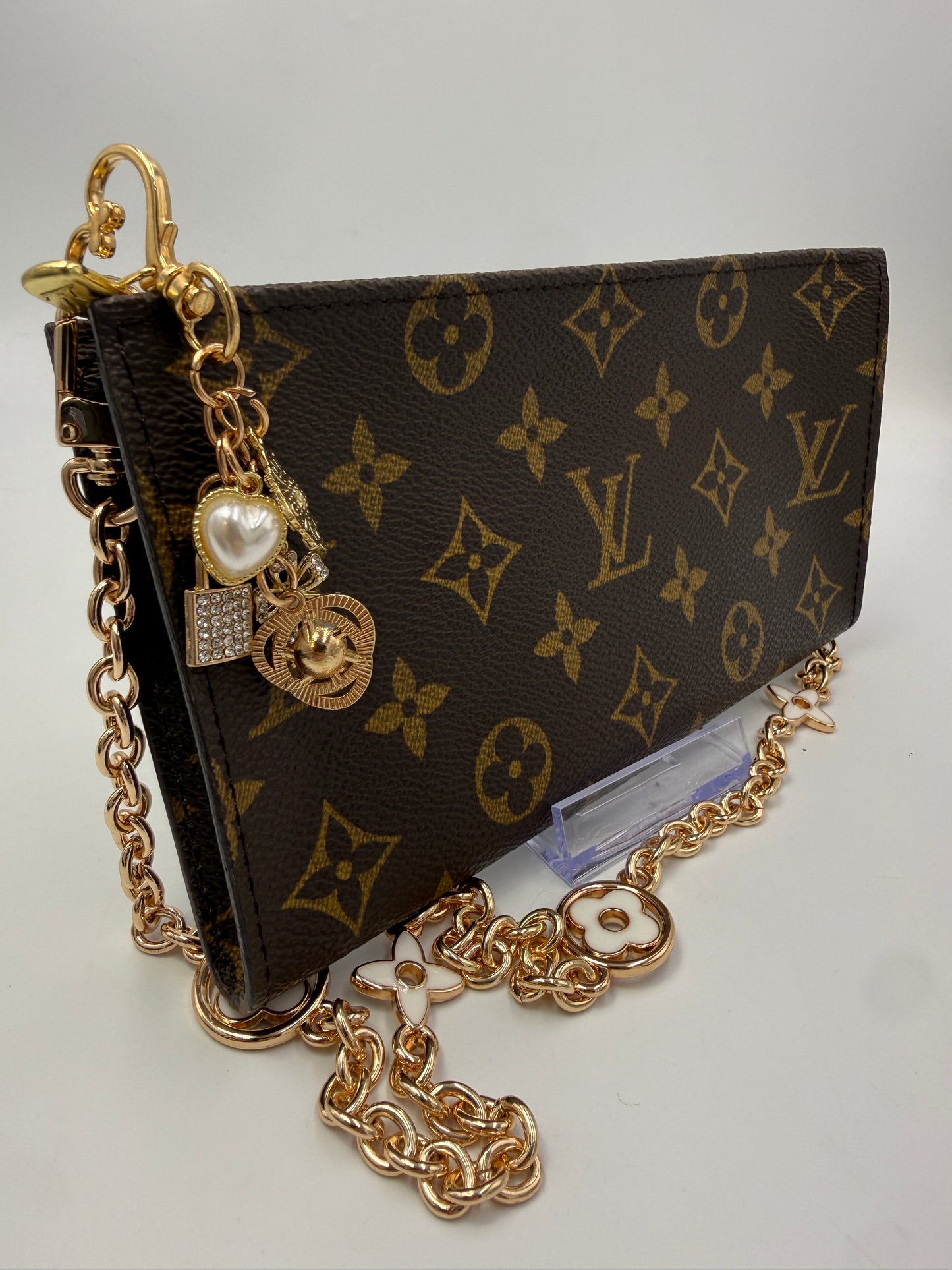 Louis Vuitton Toiletry 19 with Unbranded Crossbody Chain and Charm FL1001