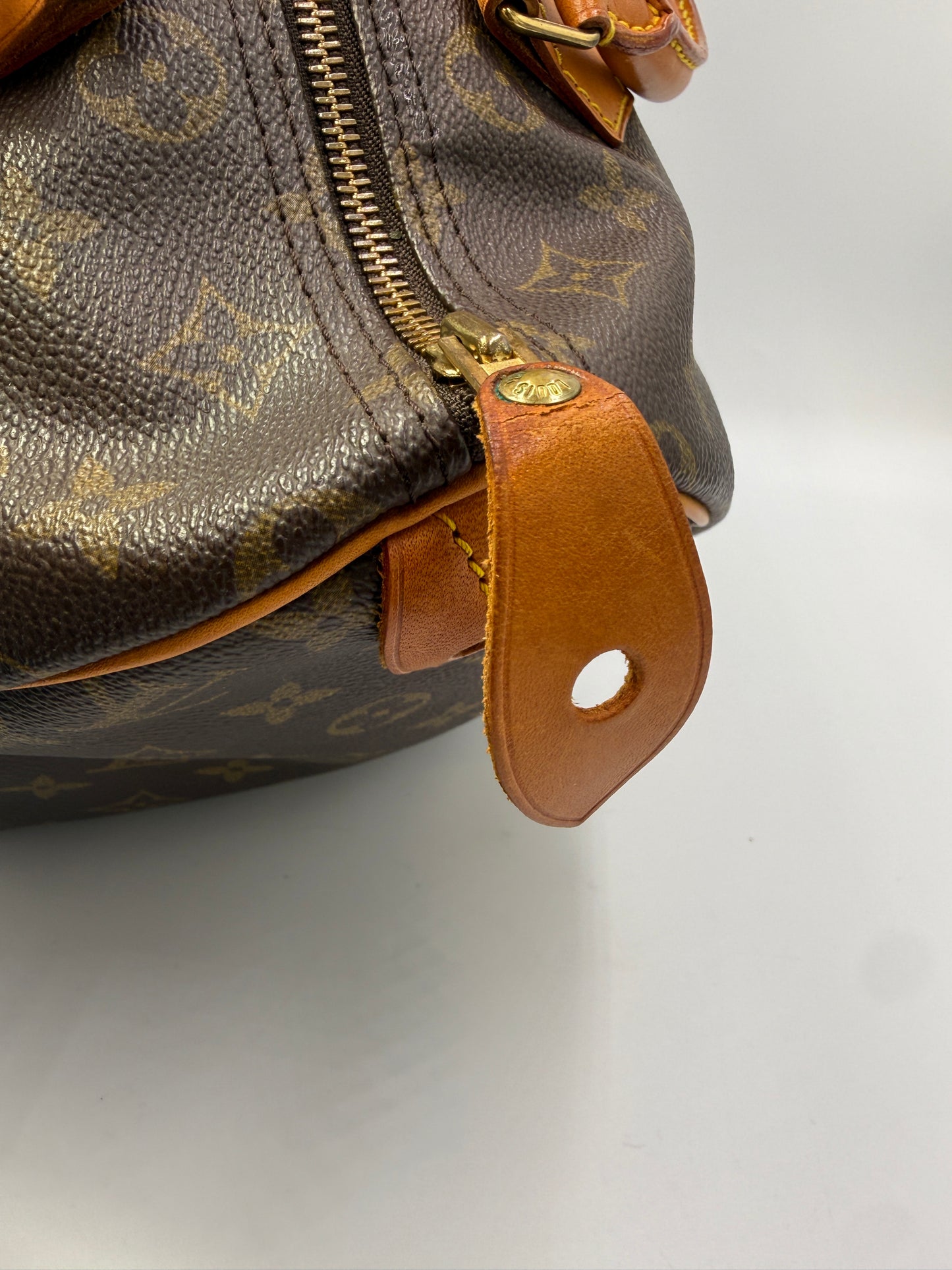 Louis Vuitton Monogram Speedy 30 with Unbranded Charm VI0972