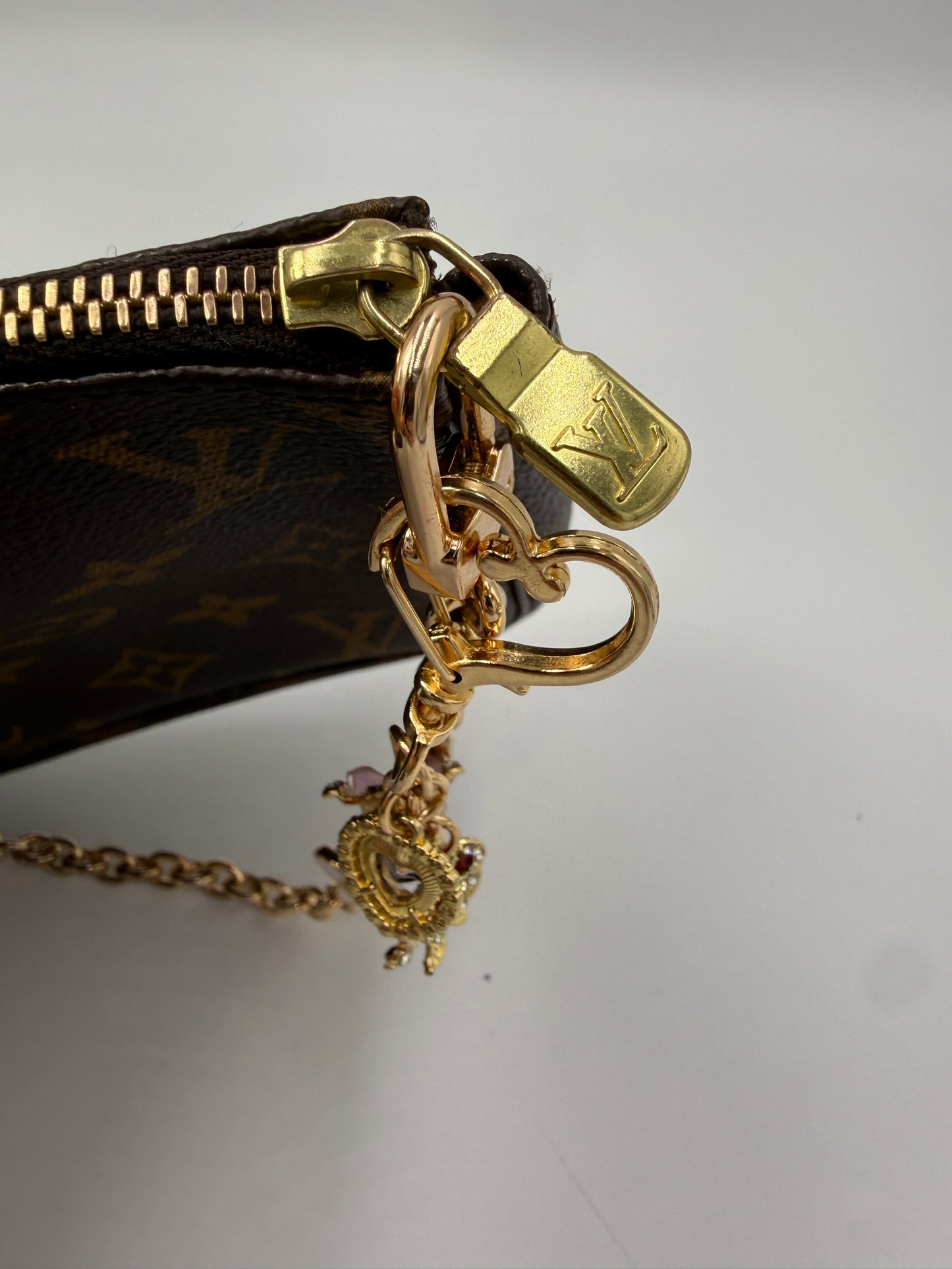 Louis Vuitton Monogram Pochette Accessories GM AR0988