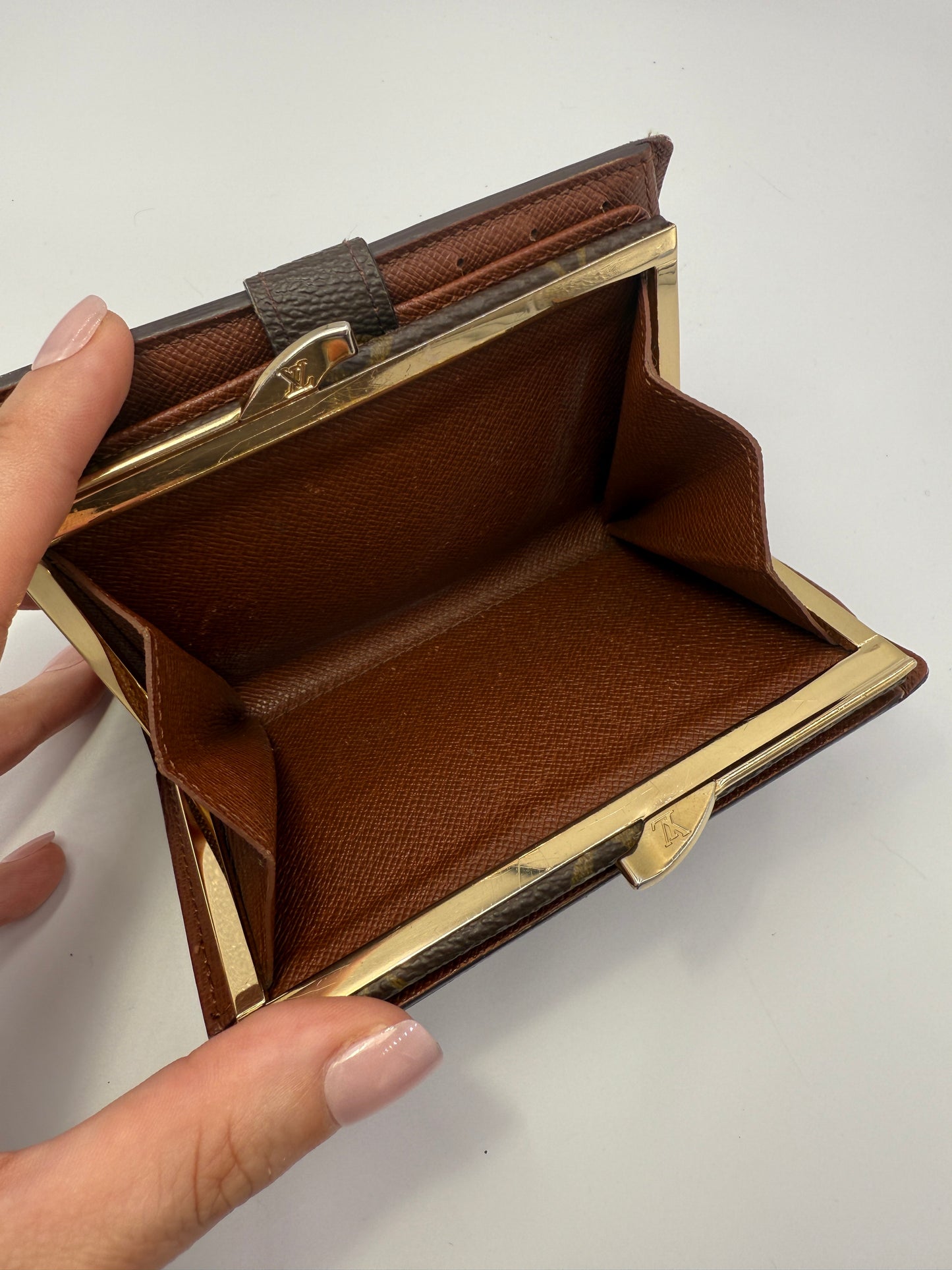 Louis Vuitton Monogram Kisslock Wallet MI1001