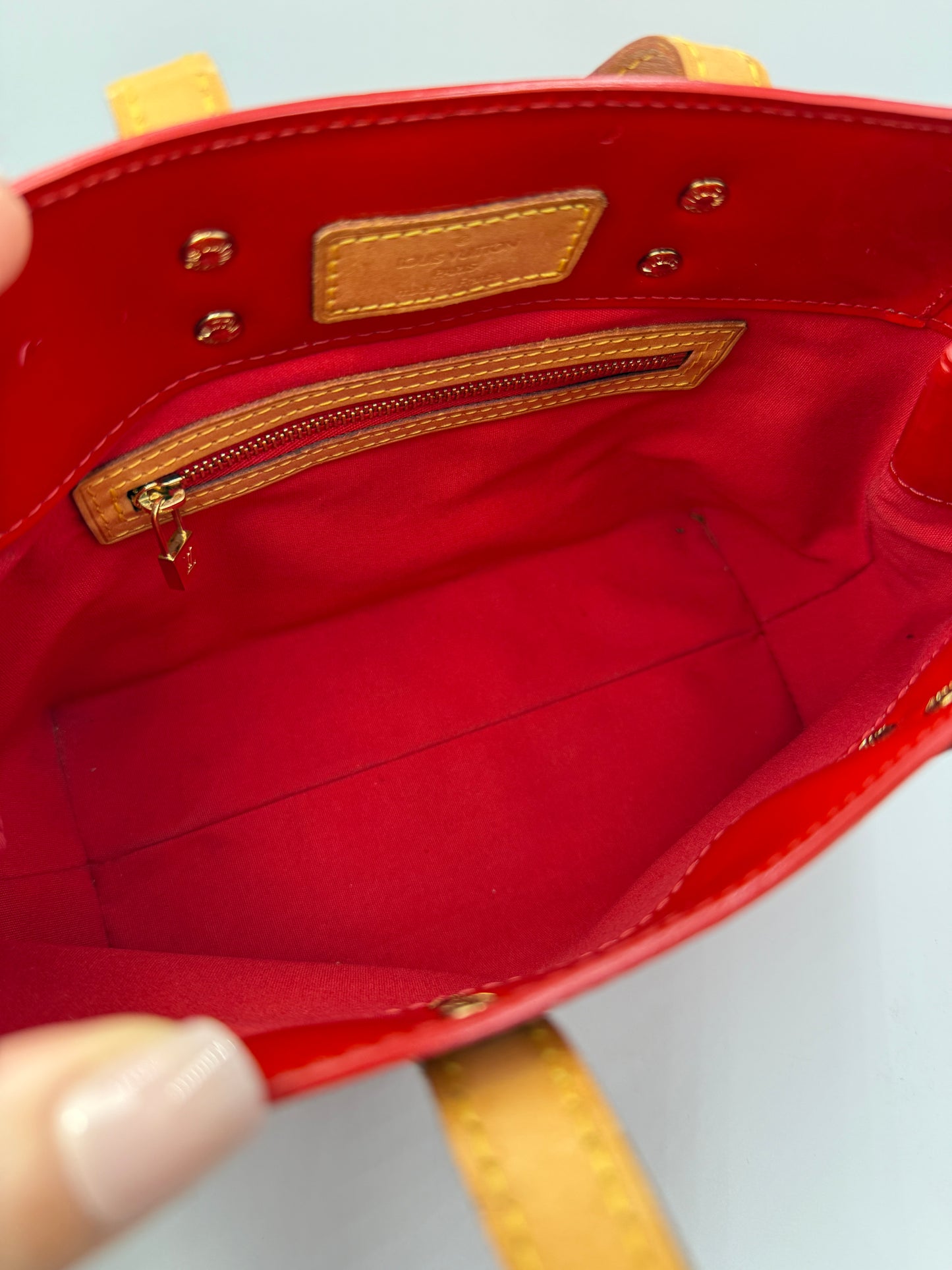 Louis Vuitton Tomato Red Vernis Reade PM TH1004