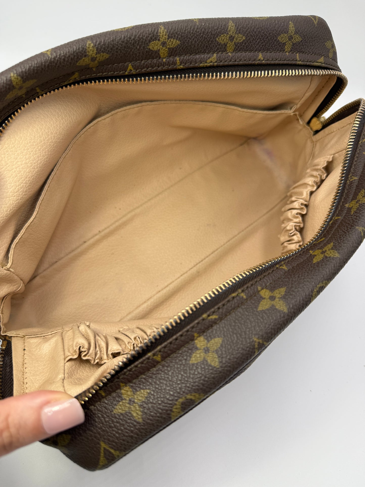 Louis Vuitton Monogram Coated Canvas Toiletry 28 cm